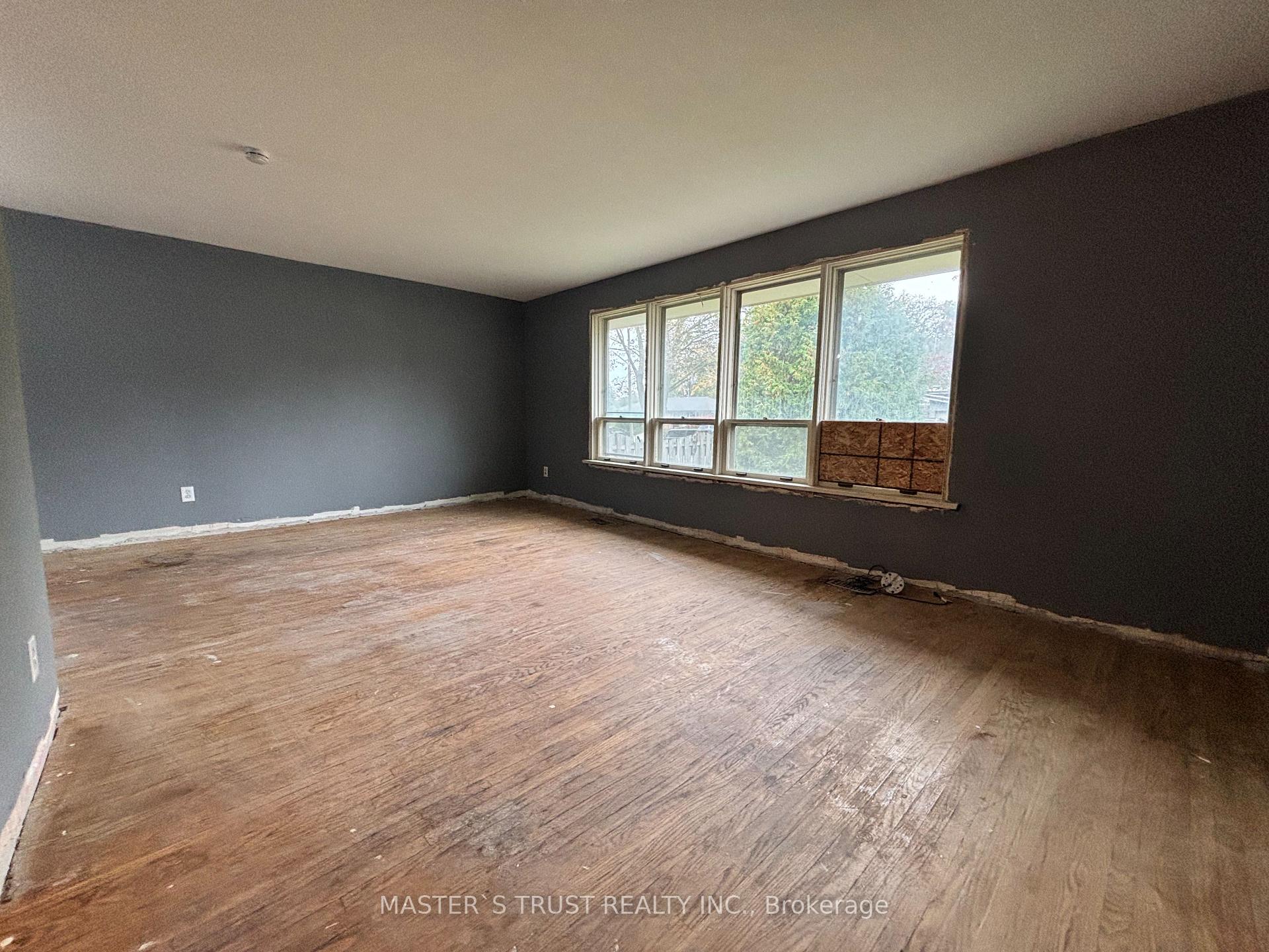 Photo 7 of 62 Melrose Avenue, Barrie, Codrington — HOMEH