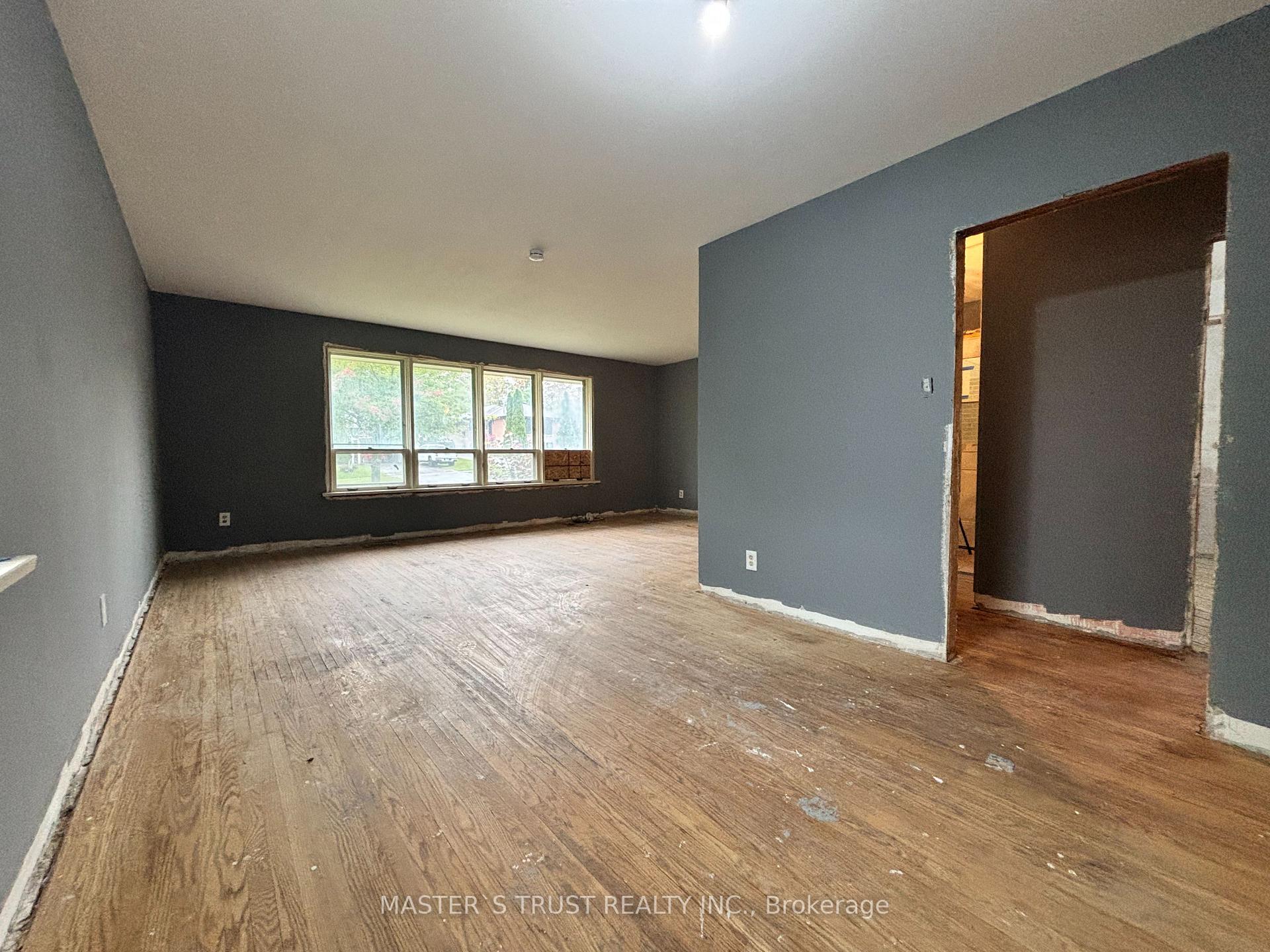 Photo 8 of 62 Melrose Avenue, Barrie, Codrington — HOMEH