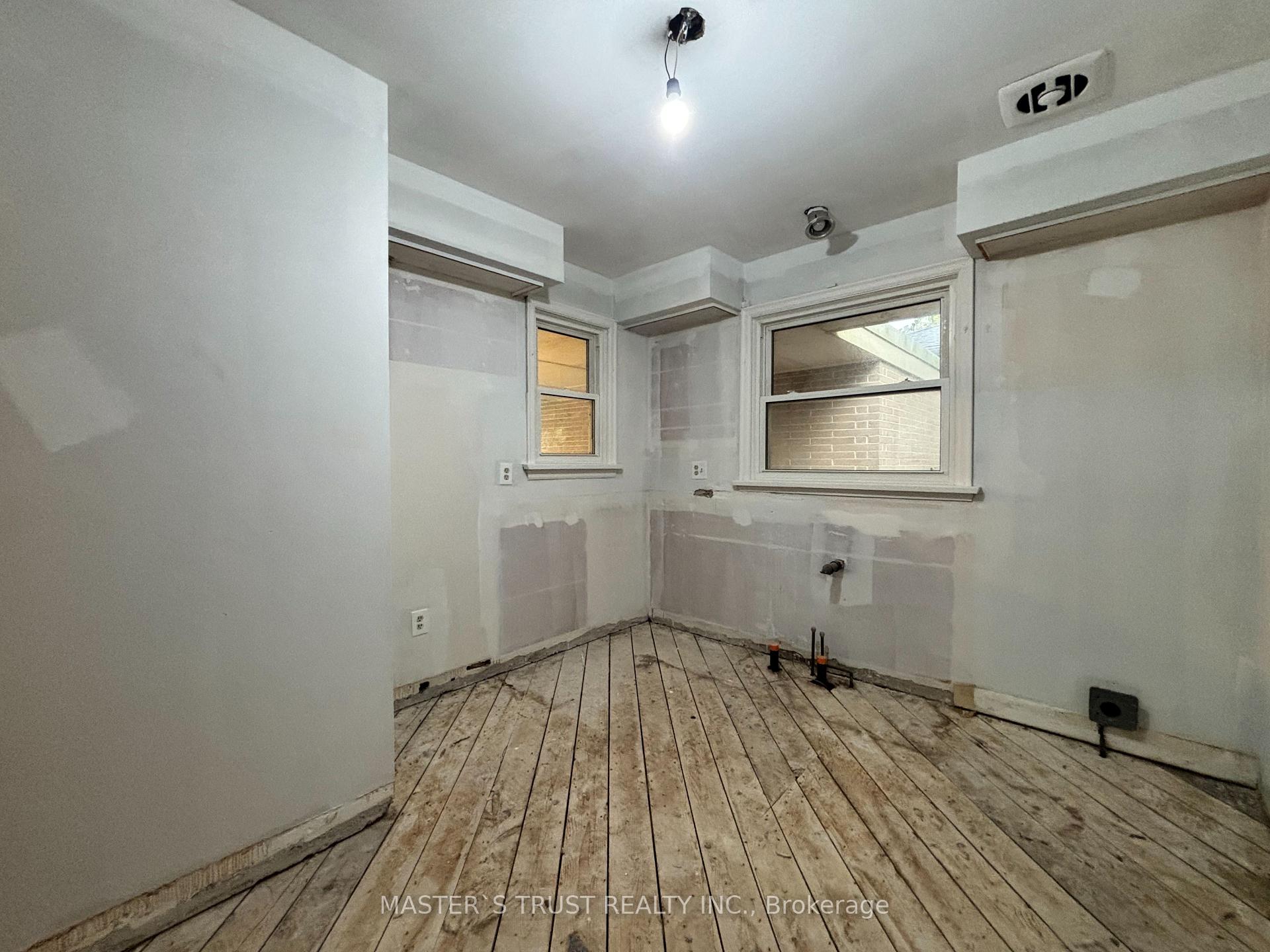 Photo 13 of 62 Melrose Avenue, Barrie, Codrington — HOMEH