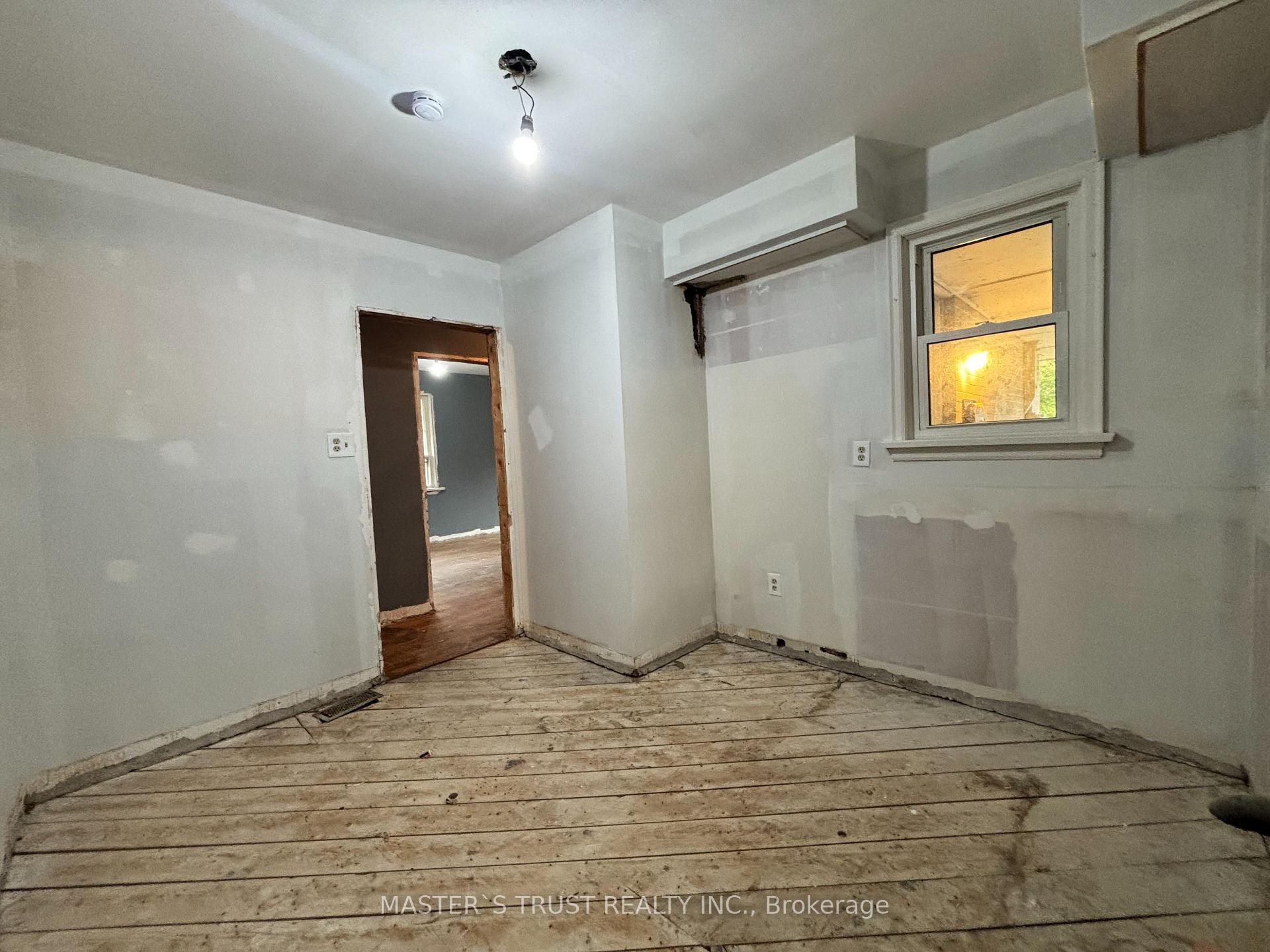 Photo 14 of 62 Melrose Avenue, Barrie, Codrington — HOMEH