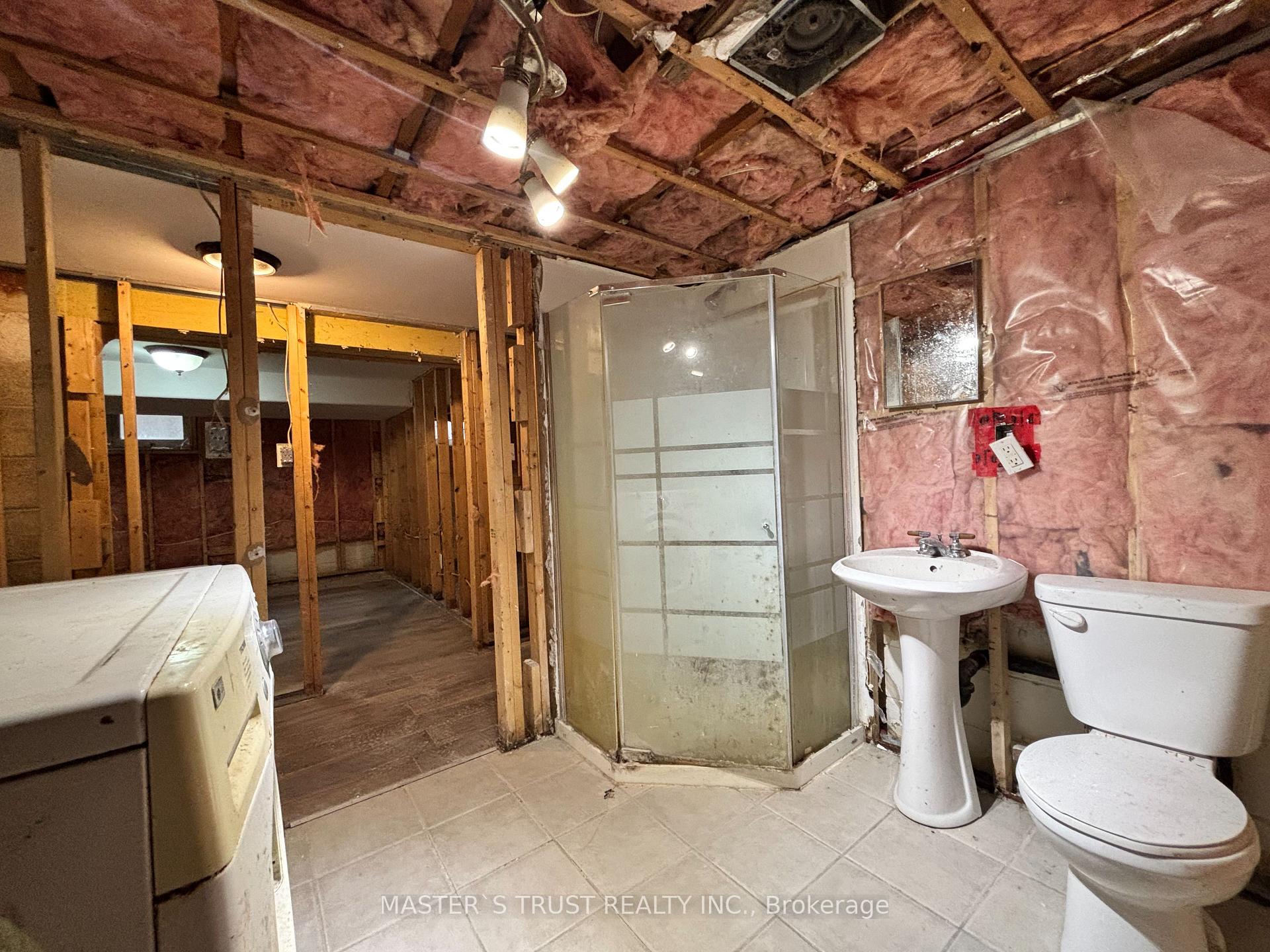 Photo 23 of 62 Melrose Avenue, Barrie, Codrington — HOMEH