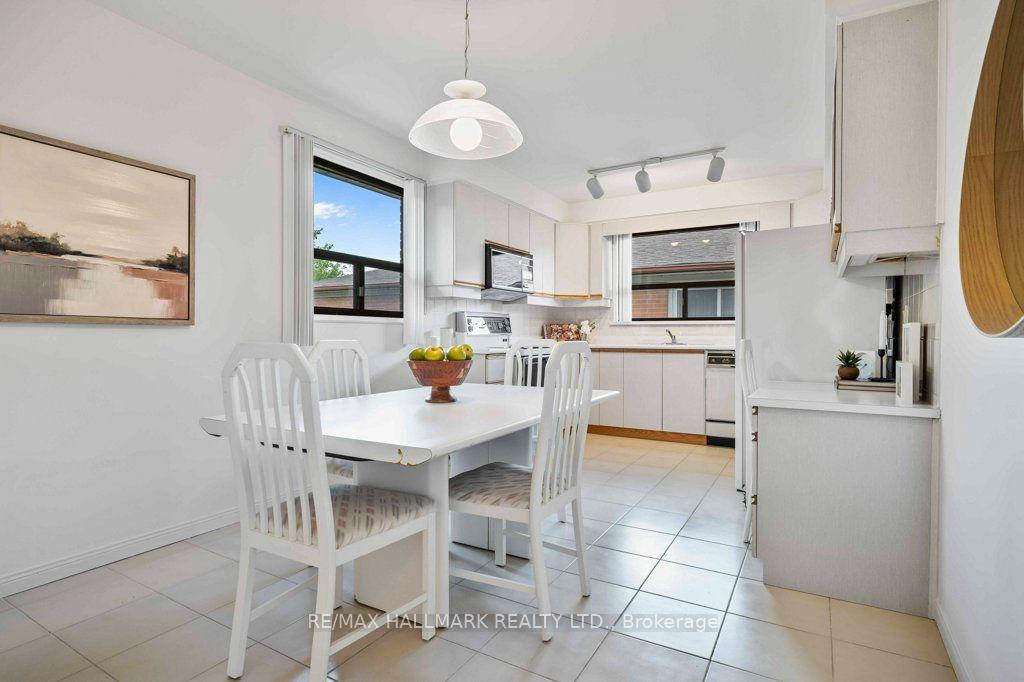 Photo 20 of 12 Tammy Lane, Etobicoke, West Humber-Clairville — HOMEH