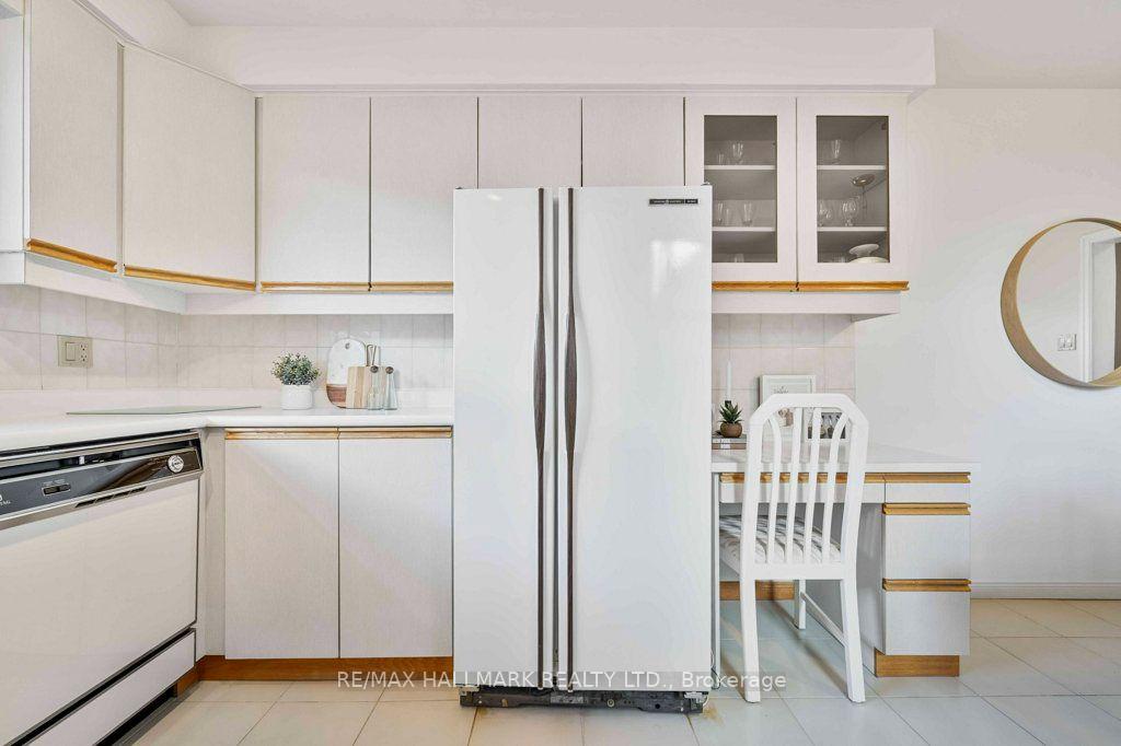 Photo 24 of 12 Tammy Lane, Etobicoke, West Humber-Clairville — HOMEH