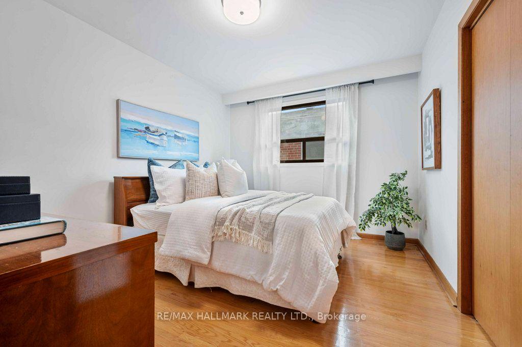 Photo 25 of 12 Tammy Lane, Etobicoke, West Humber-Clairville — HOMEH