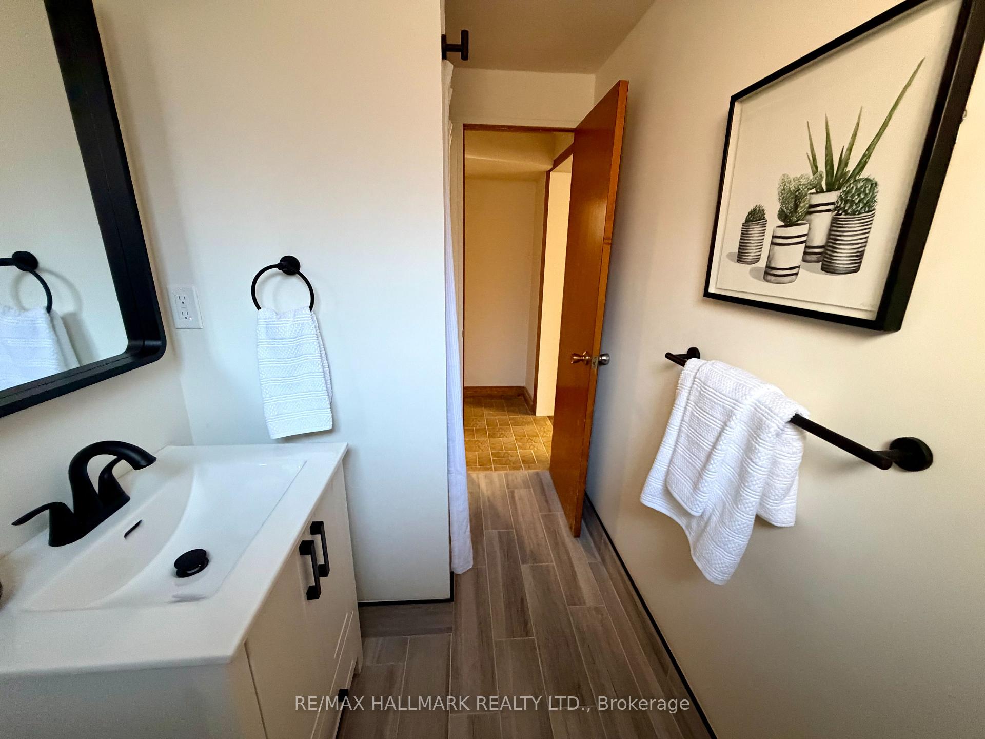 Photo 37 of 12 Tammy Lane, Etobicoke, West Humber-Clairville — HOMEH
