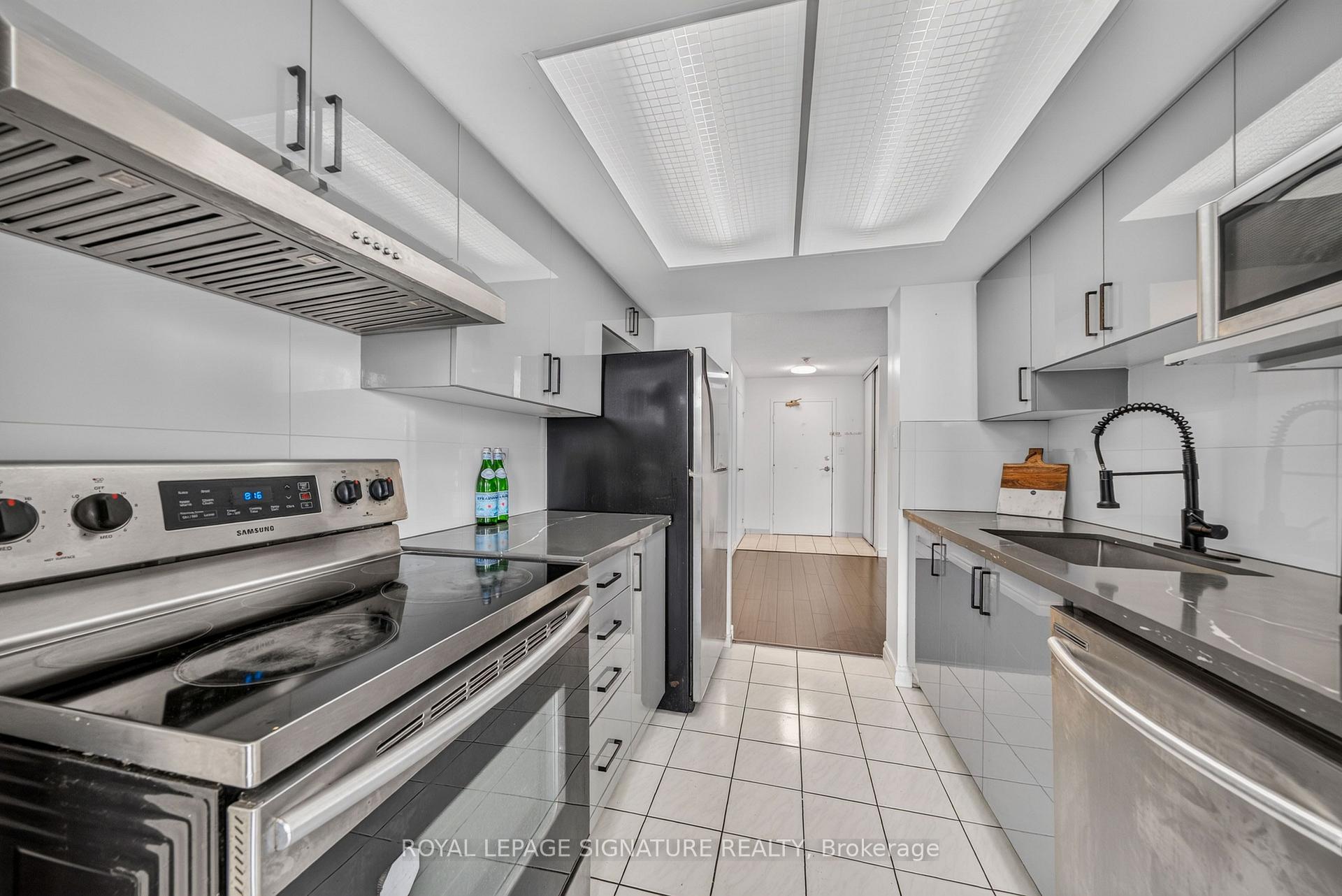 Photo 11 of Unit 211, 1 Rowntree Road, Etobicoke, Mount Olive-Silverstone-Jamestown — HOMEH