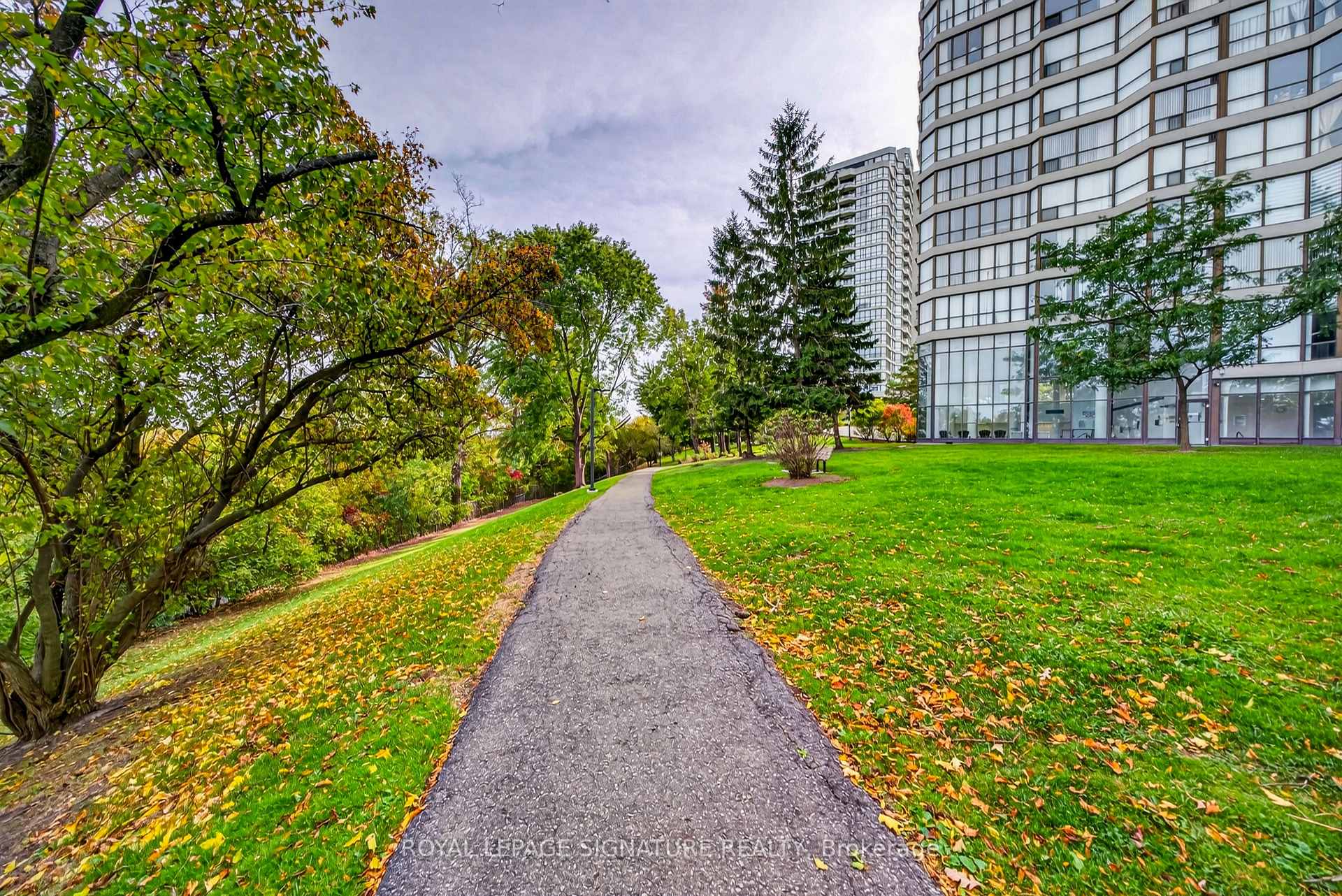 Photo 25 of Unit 211, 1 Rowntree Road, Etobicoke, Mount Olive-Silverstone-Jamestown — HOMEH
