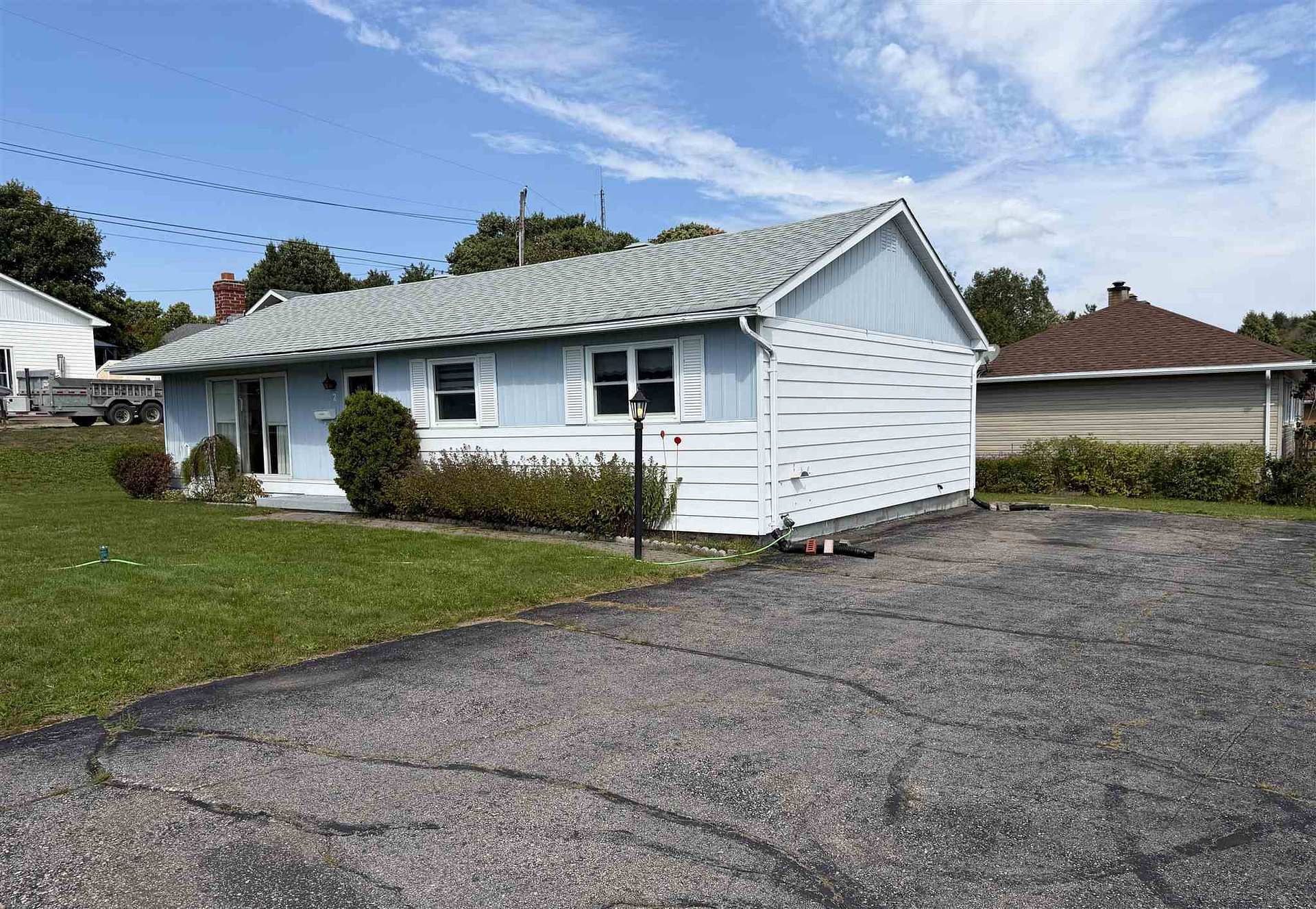 Photo 2 of 2 Tecumseh Road, Elliot Lake — HOMEH
