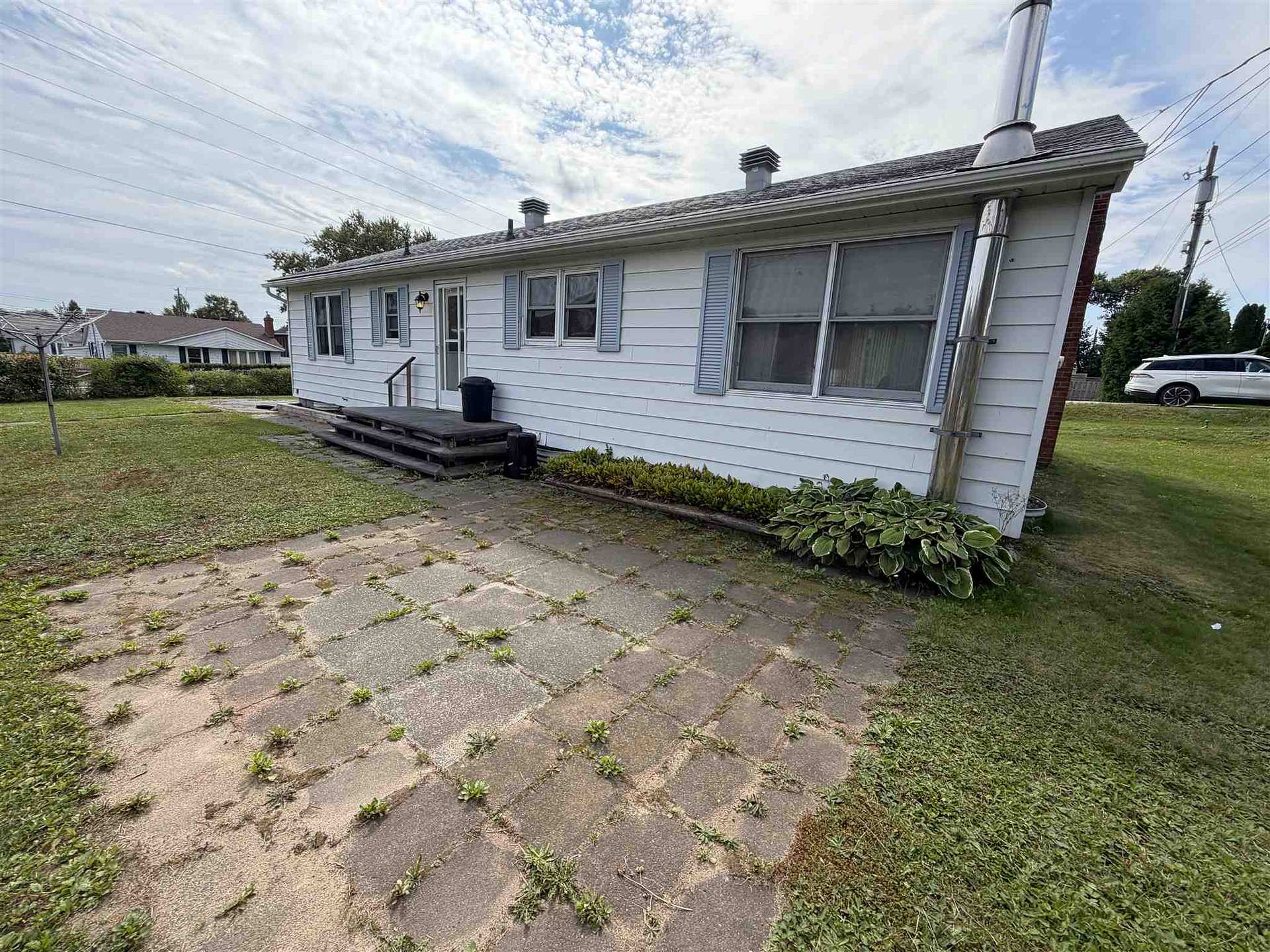 Photo 5 of 2 Tecumseh Road, Elliot Lake — HOMEH