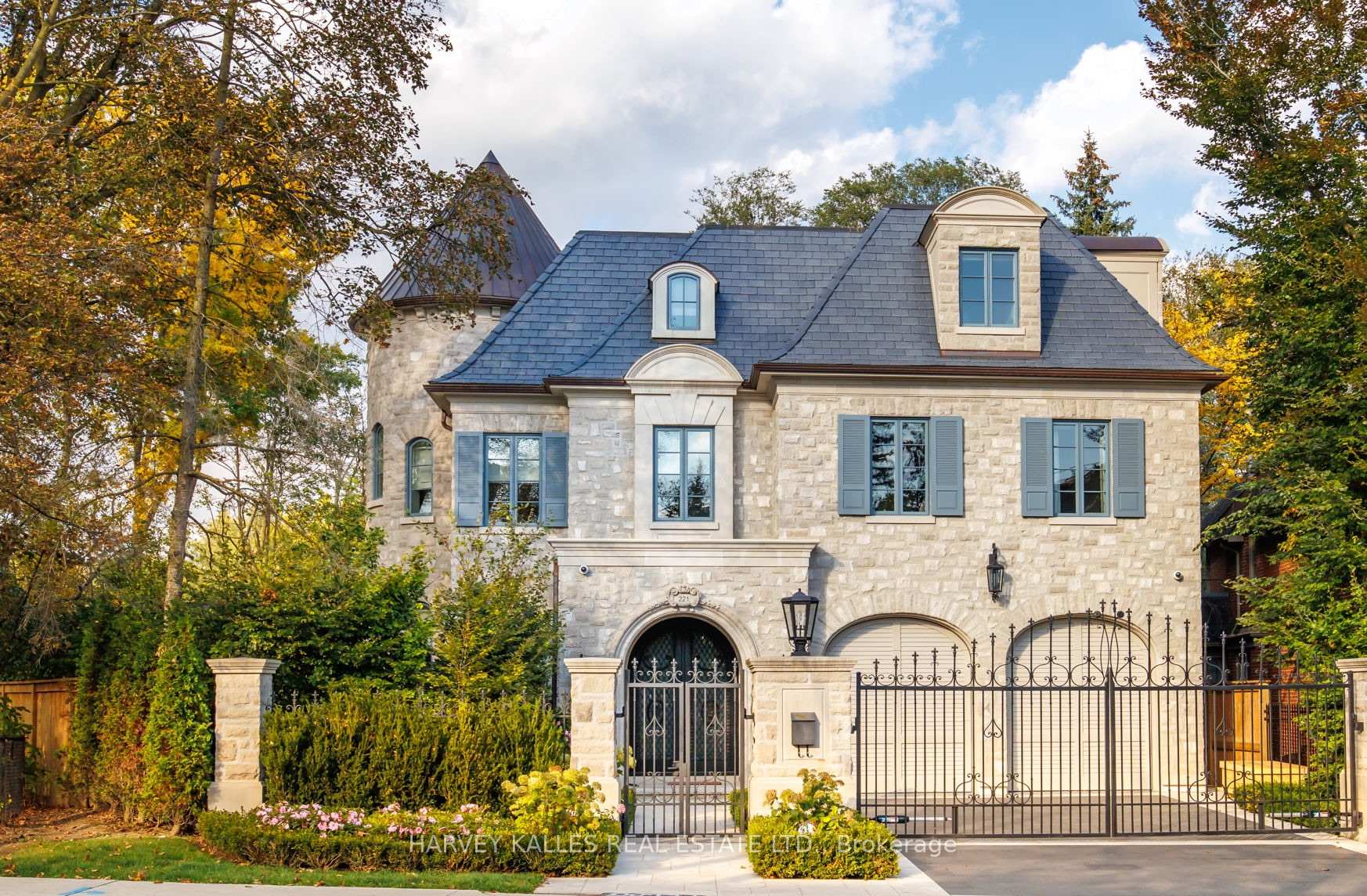 Photo 2 of 221 Forest Hill Road, Toronto, Forest Hill South — HOMEH