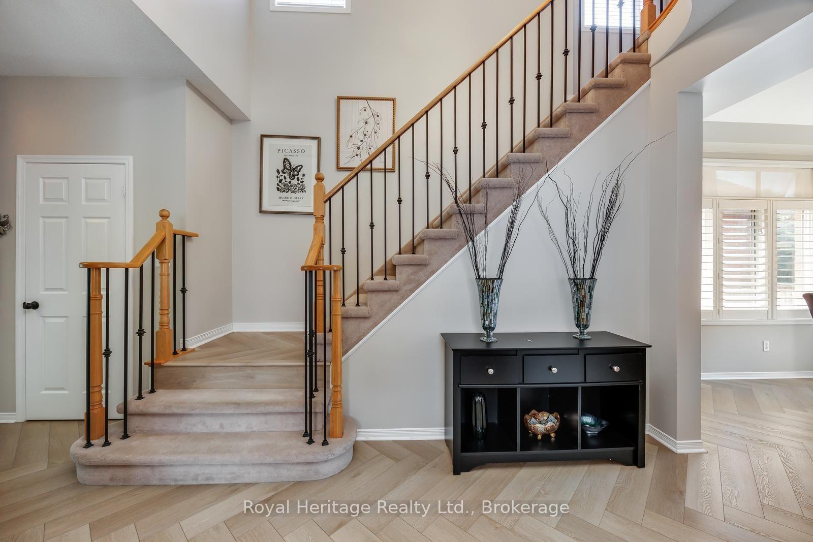 Photo 7 of 6 Goodall Crescent, Clarington, Bowmanville — HOMEH