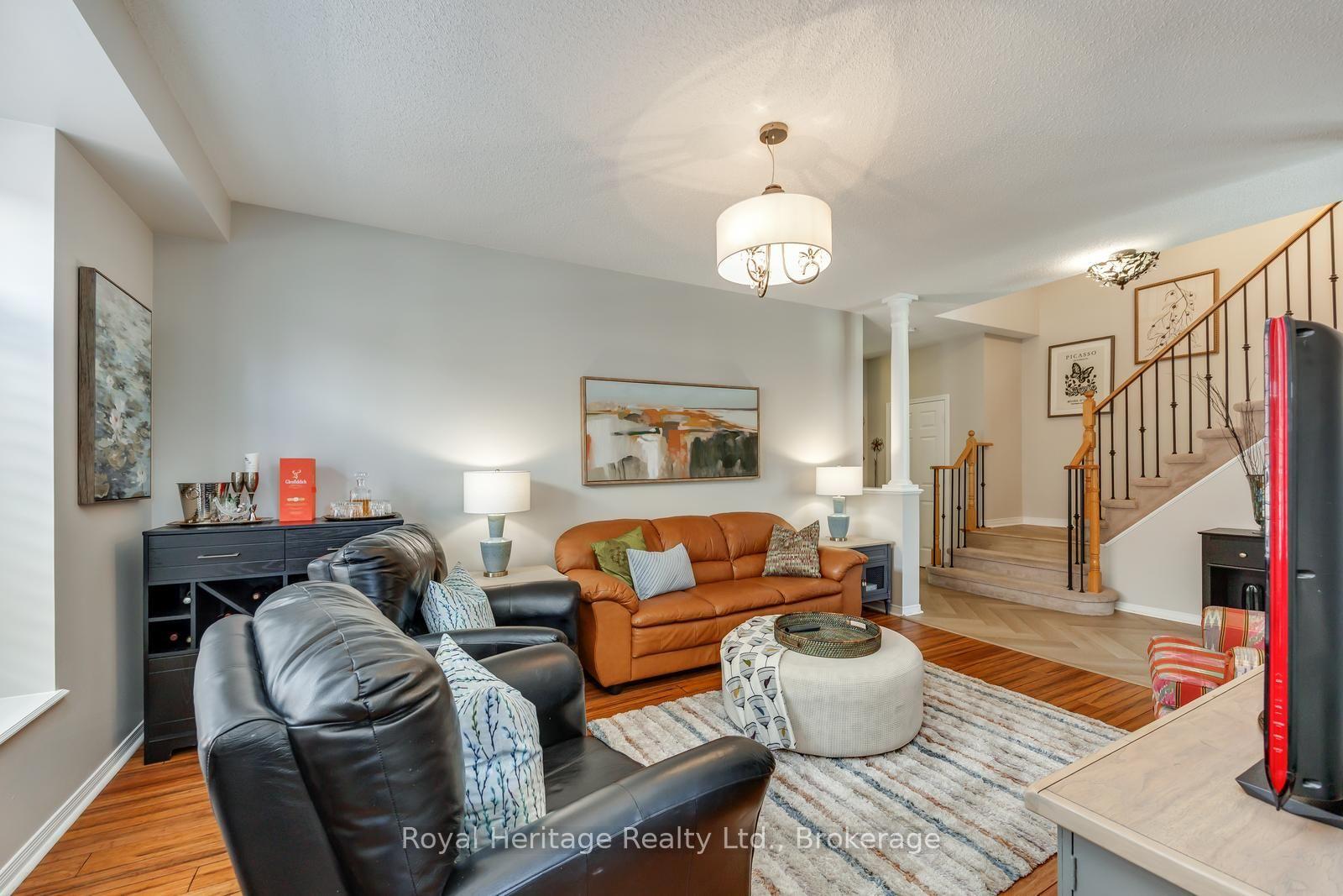 Photo 11 of 6 Goodall Crescent, Clarington, Bowmanville — HOMEH