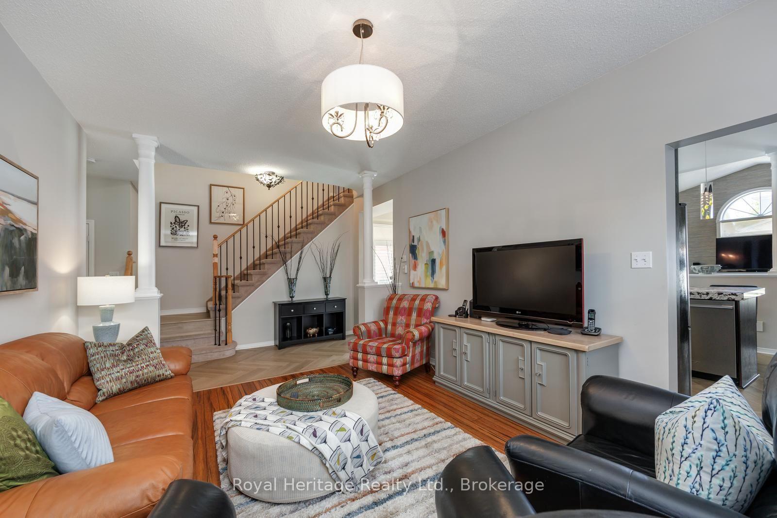Photo 12 of 6 Goodall Crescent, Clarington, Bowmanville — HOMEH