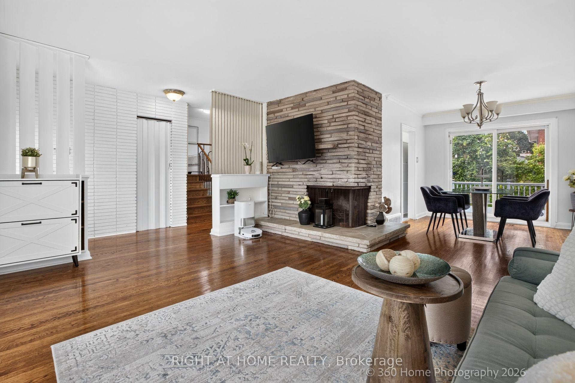 Photo 3 of 100 Perivale Crescent, Scarborough, Bendale — HOMEH