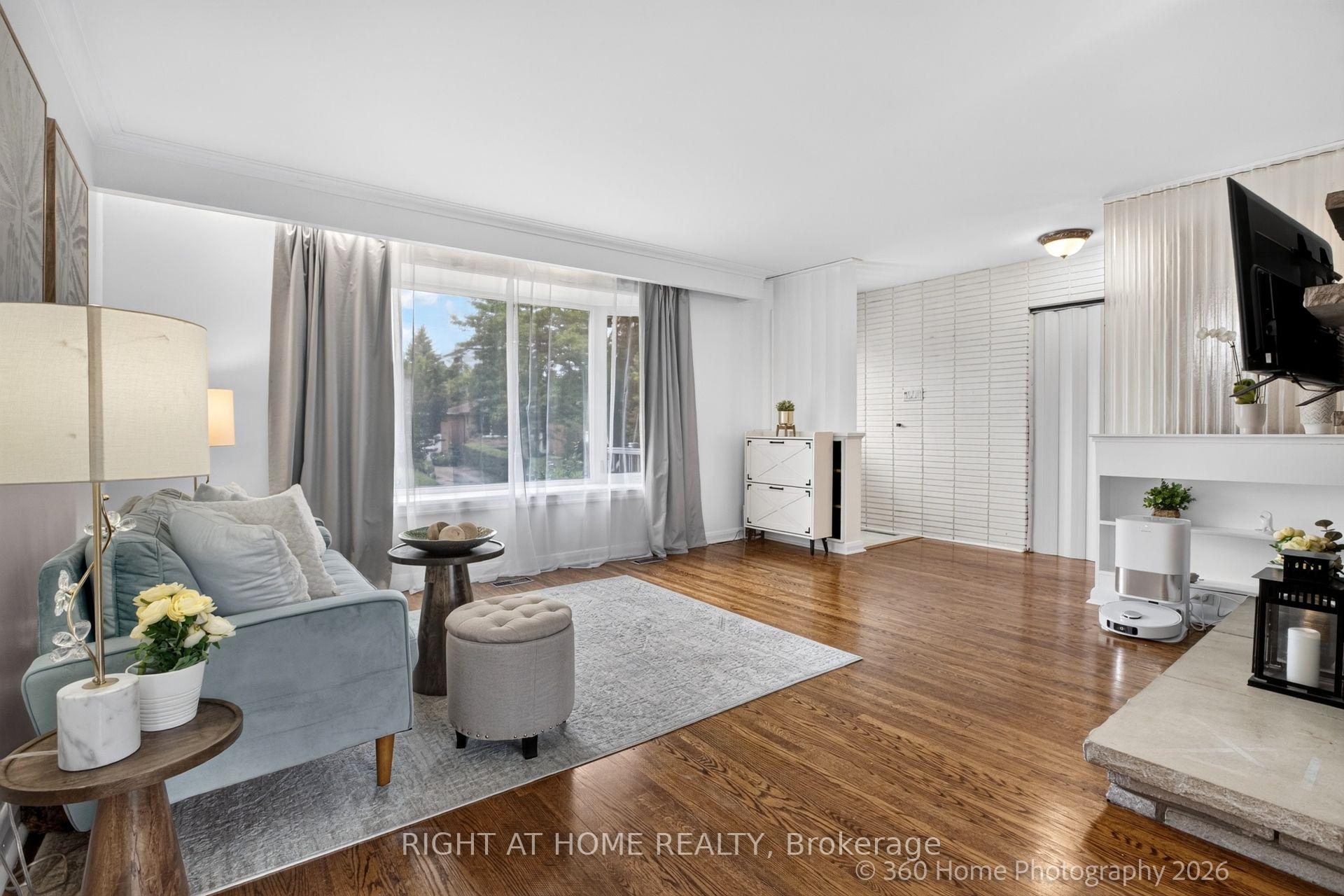 Photo 5 of 100 Perivale Crescent, Scarborough, Bendale — HOMEH