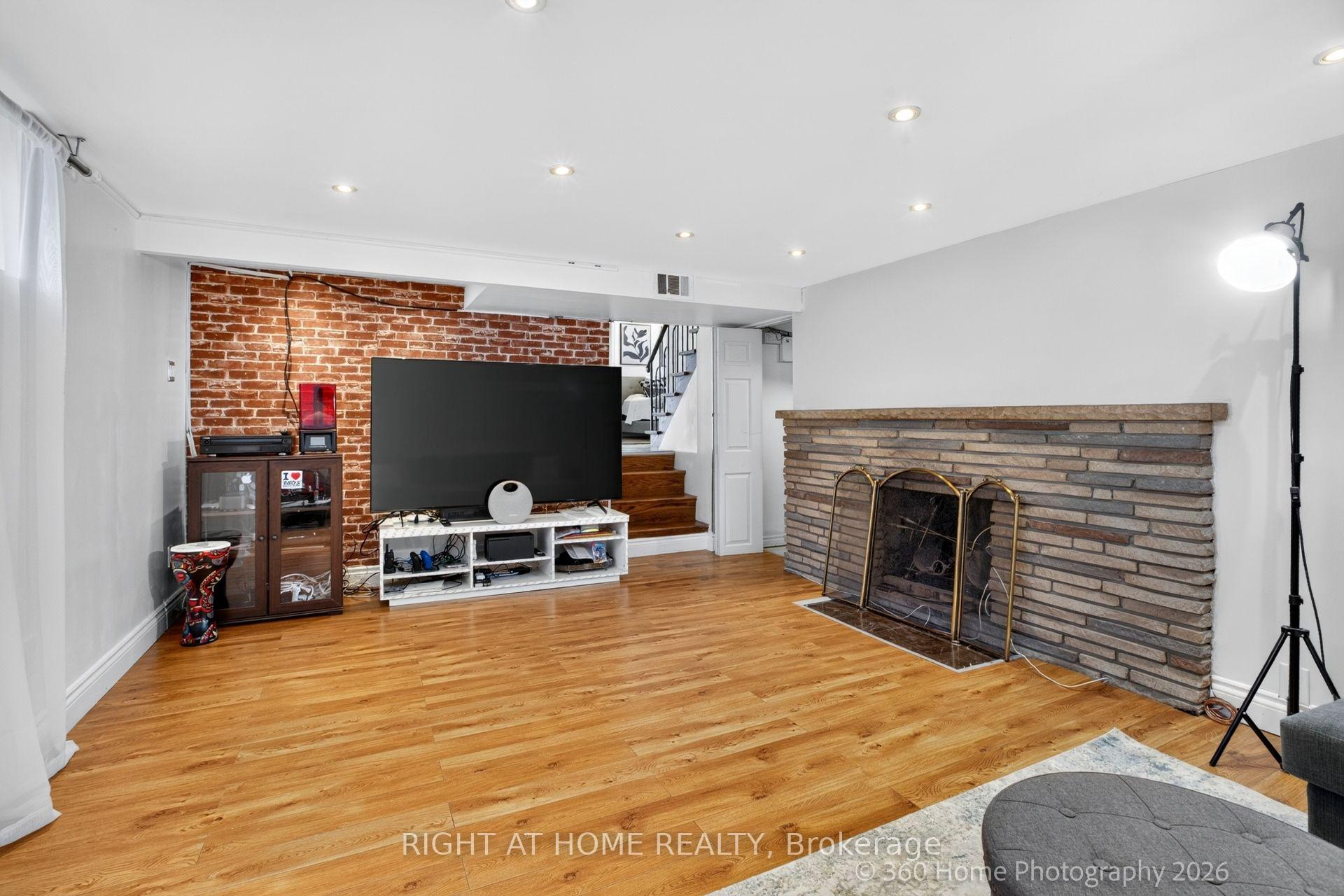 Photo 30 of 100 Perivale Crescent, Scarborough, Bendale — HOMEH