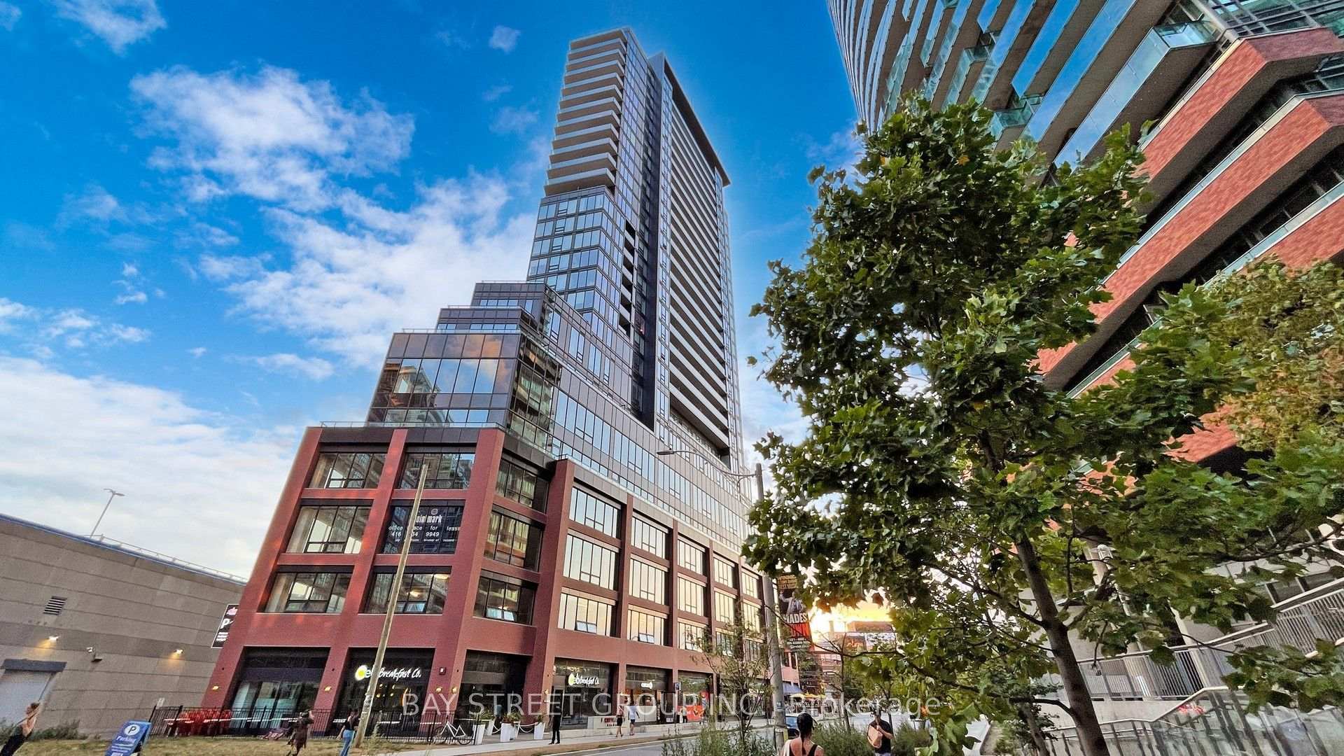 Photo 2 of Unit 16, 135 East Liberty Street, Toronto, Niagara — HOMEH