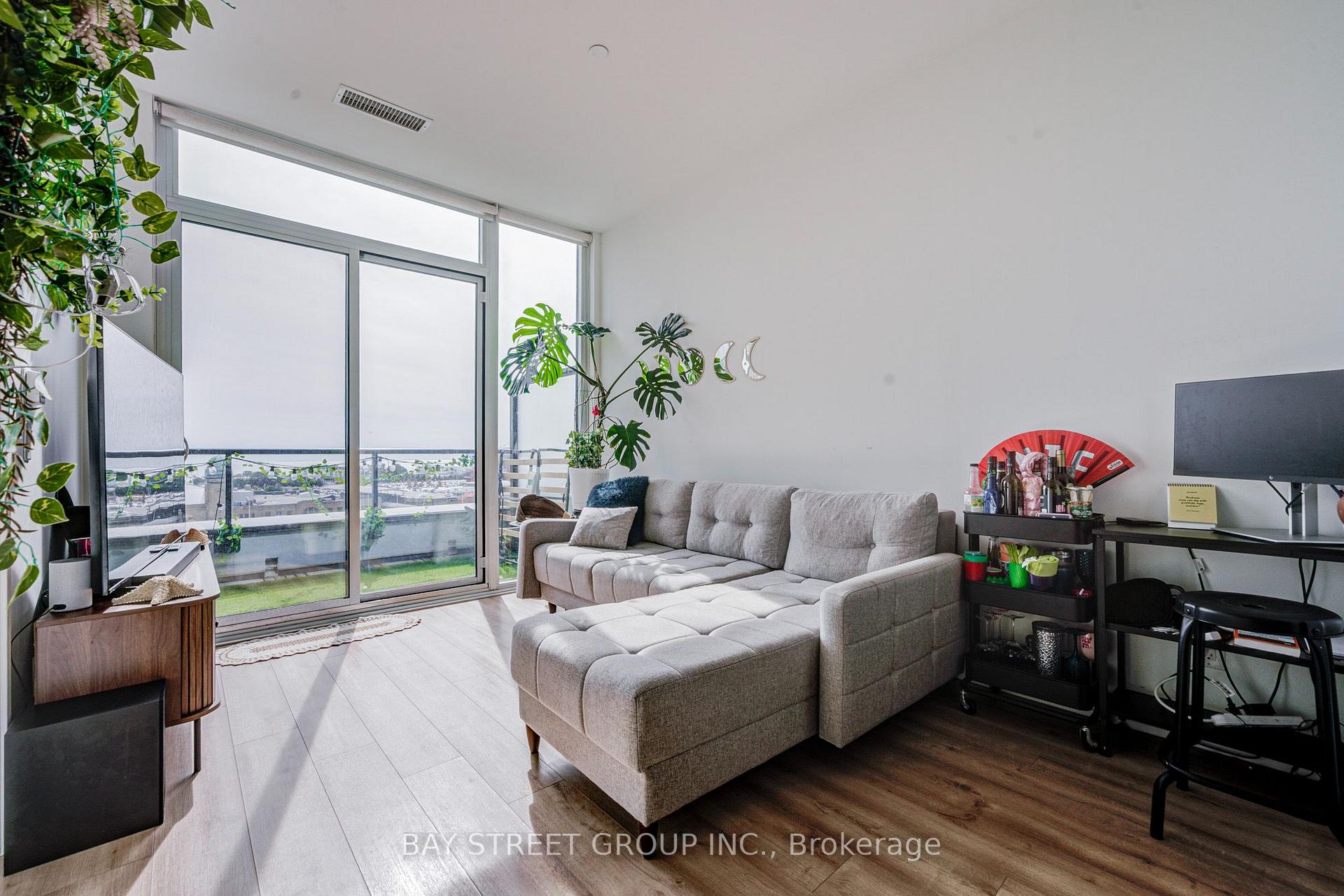 Photo 13 of Unit 16, 135 East Liberty Street, Toronto, Niagara — HOMEH