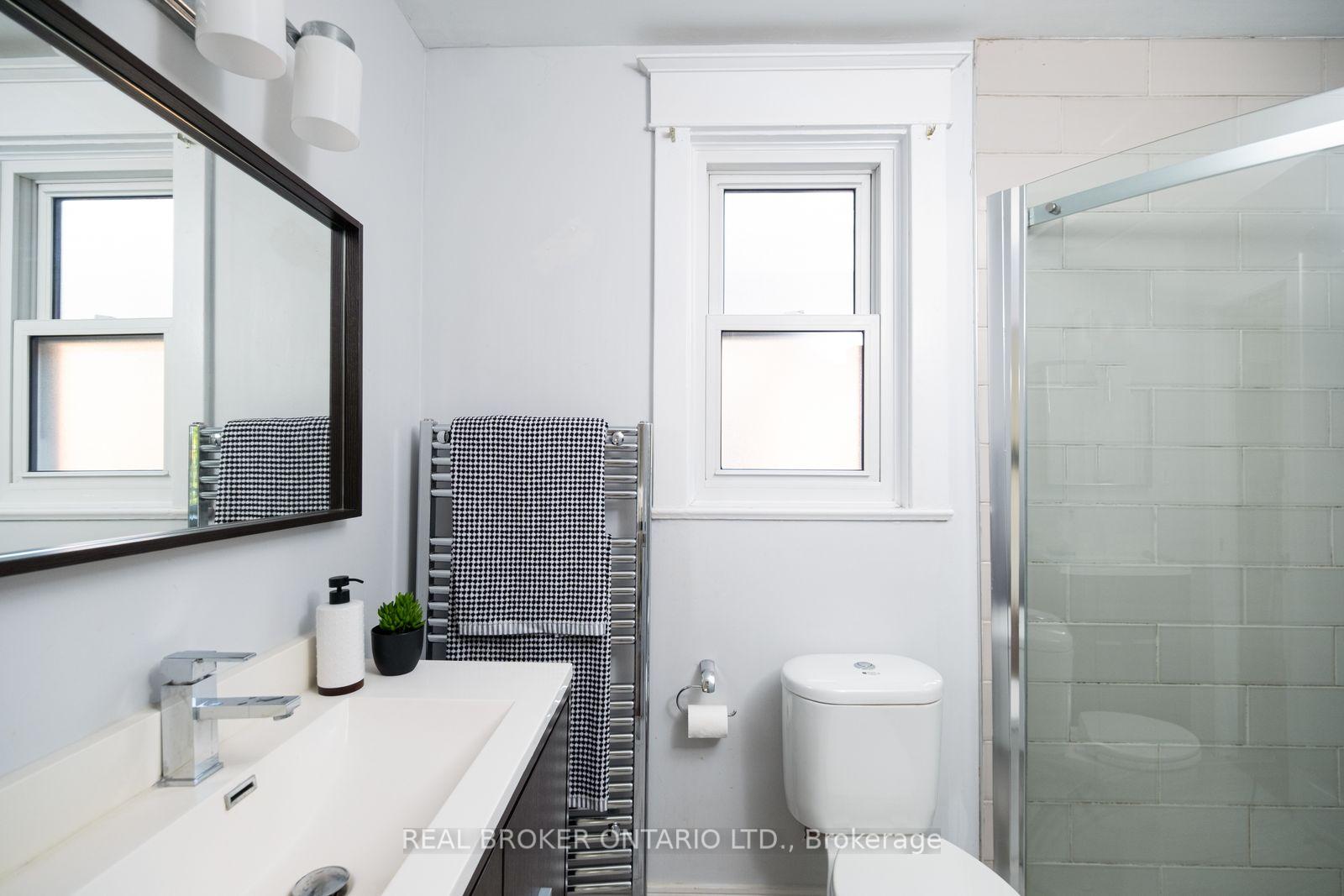 Photo 29 of 100 Oak Park Avenue, Toronto, Woodbine-Lumsden — HOMEH