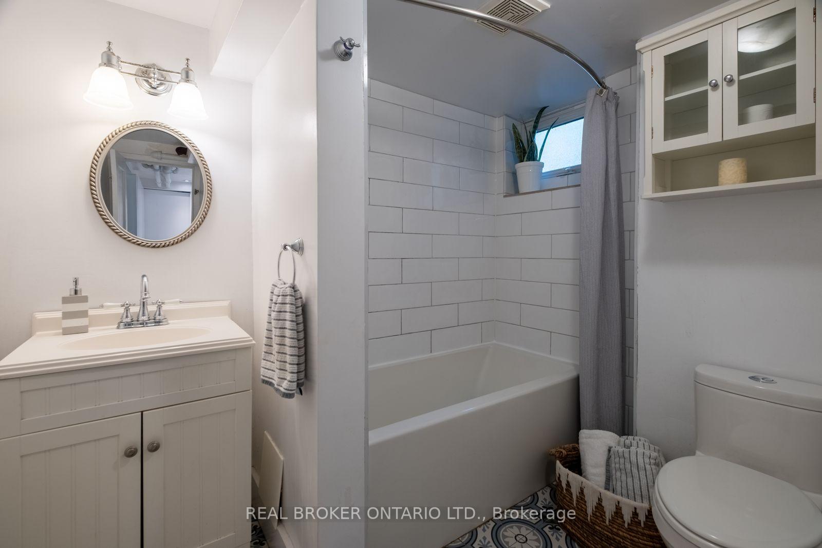 Photo 35 of 100 Oak Park Avenue, Toronto, Woodbine-Lumsden — HOMEH