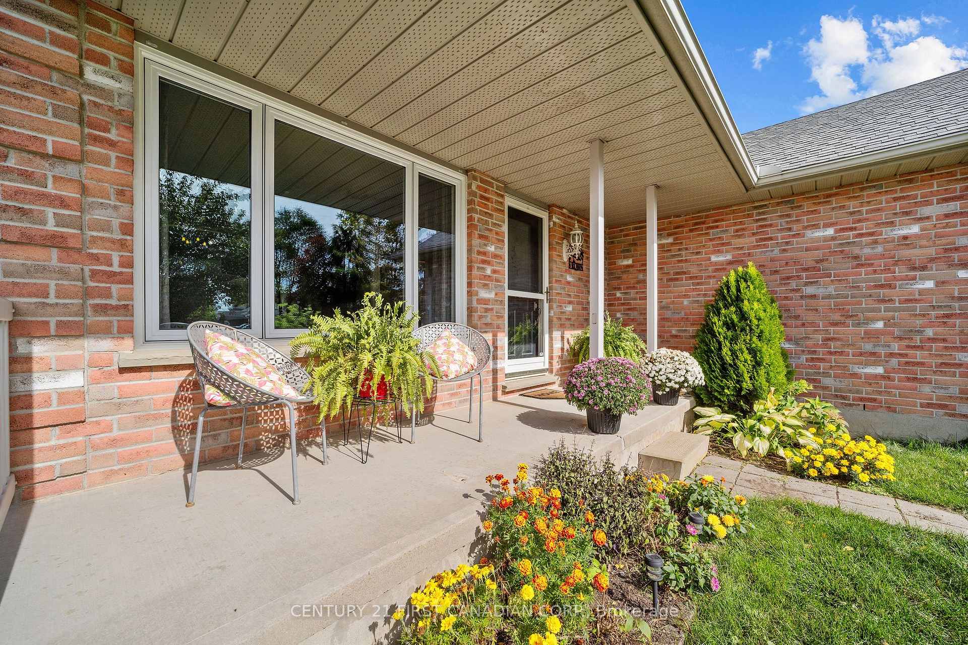 Photo 8 of 8 Robin Street, North Middlesex, Ailsa Craig — HOMEH