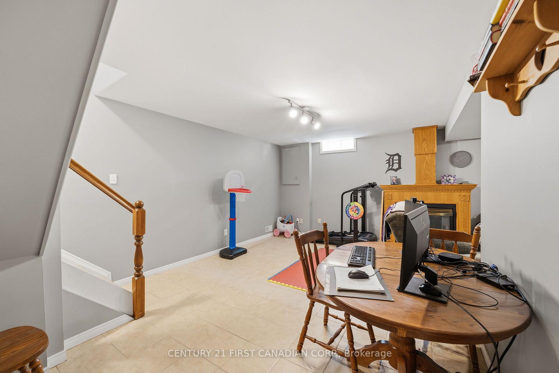 Photo 27 of 8 Robin Street, North Middlesex, Ailsa Craig — HOMEH