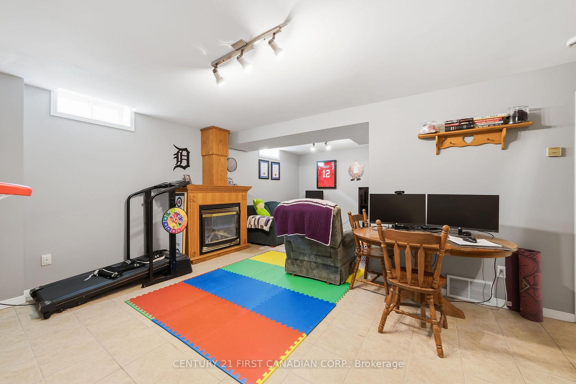 Photo 31 of 8 Robin Street, North Middlesex, Ailsa Craig — HOMEH
