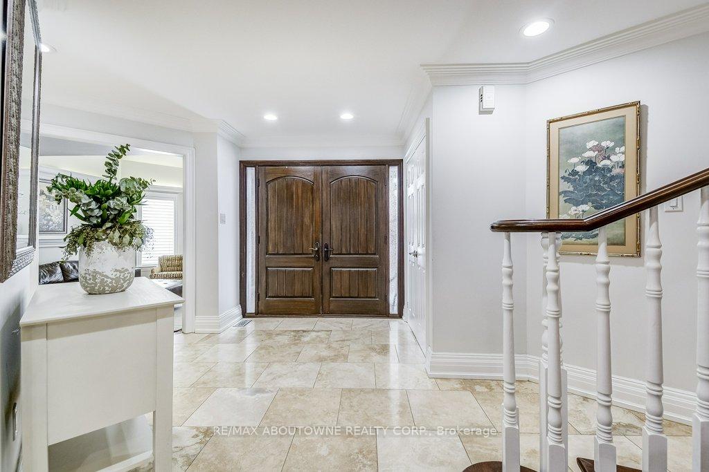 Photo 4 of 2080 Mckerlie Crescent, Burlington, Rose — HOMEH