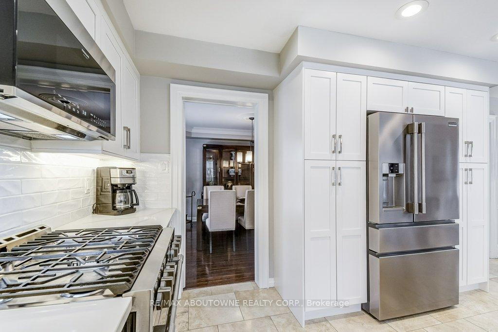 Photo 12 of 2080 Mckerlie Crescent, Burlington, Rose — HOMEH