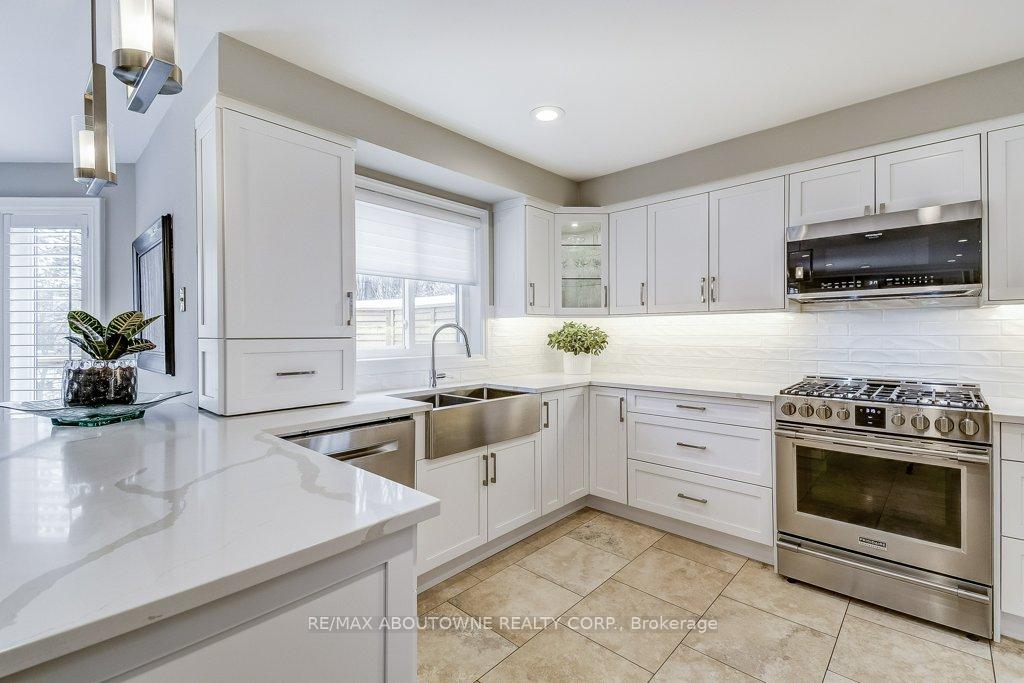 Photo 11 of 2080 Mckerlie Crescent, Burlington, Rose — HOMEH