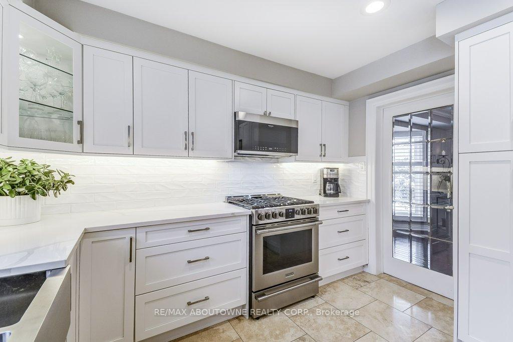 Photo 13 of 2080 Mckerlie Crescent, Burlington, Rose — HOMEH
