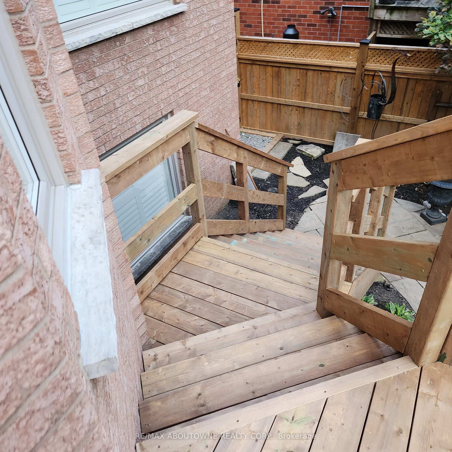 Photo 45 of 2080 Mckerlie Crescent, Burlington, Rose — HOMEH