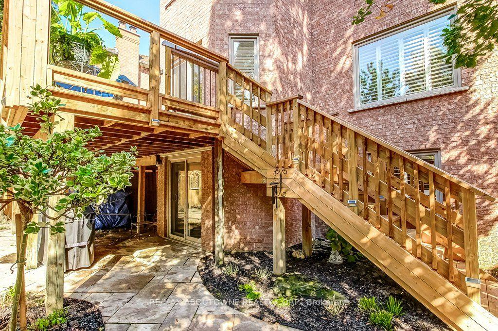 Photo 47 of 2080 Mckerlie Crescent, Burlington, Rose — HOMEH