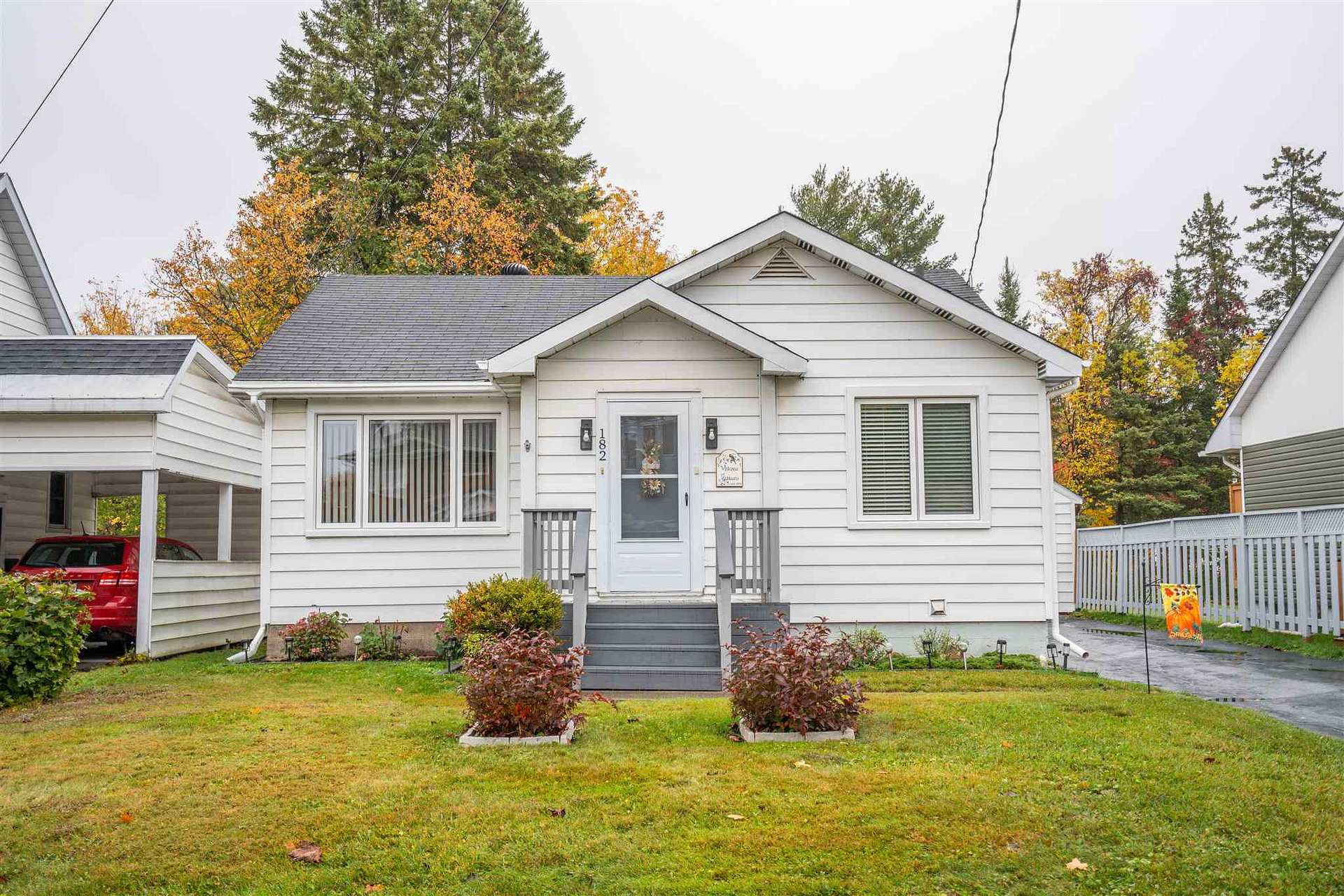 Photo of 182 Lake Street