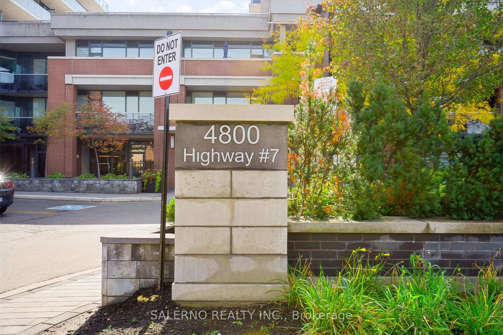 Photo 5 of Unit 709, 4800 Highway 7, Vaughan, East Woodbridge — HOMEH