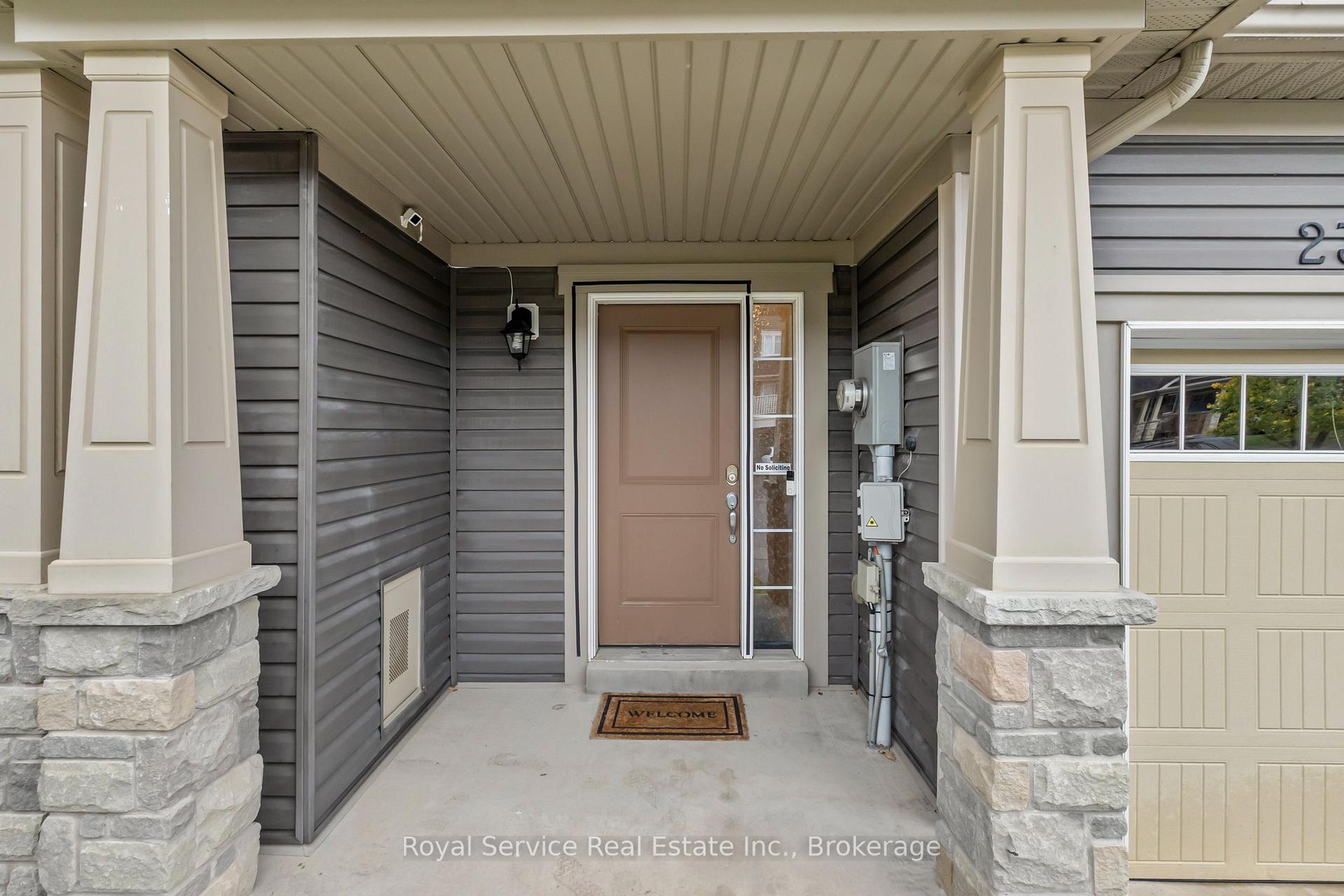Photo 4 of 23 Tabaret Crescent, Oshawa, Windfields — HOMEH