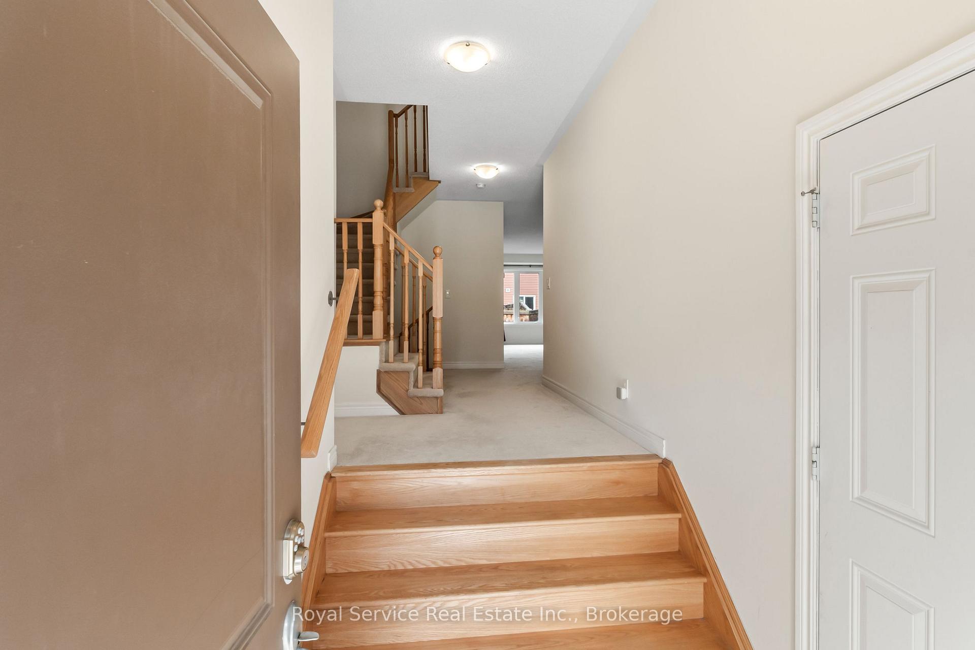 Photo 5 of 23 Tabaret Crescent, Oshawa, Windfields — HOMEH