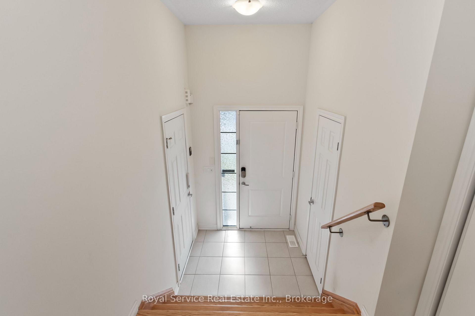 Photo 6 of 23 Tabaret Crescent, Oshawa, Windfields — HOMEH