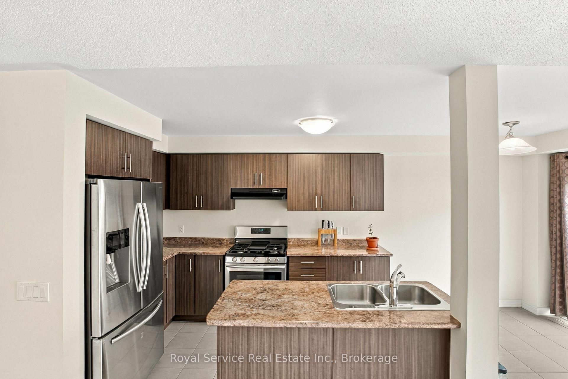 Photo 8 of 23 Tabaret Crescent, Oshawa, Windfields — HOMEH