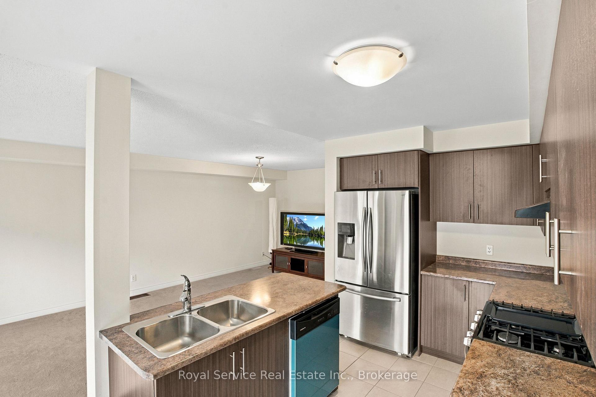 Photo 9 of 23 Tabaret Crescent, Oshawa, Windfields — HOMEH