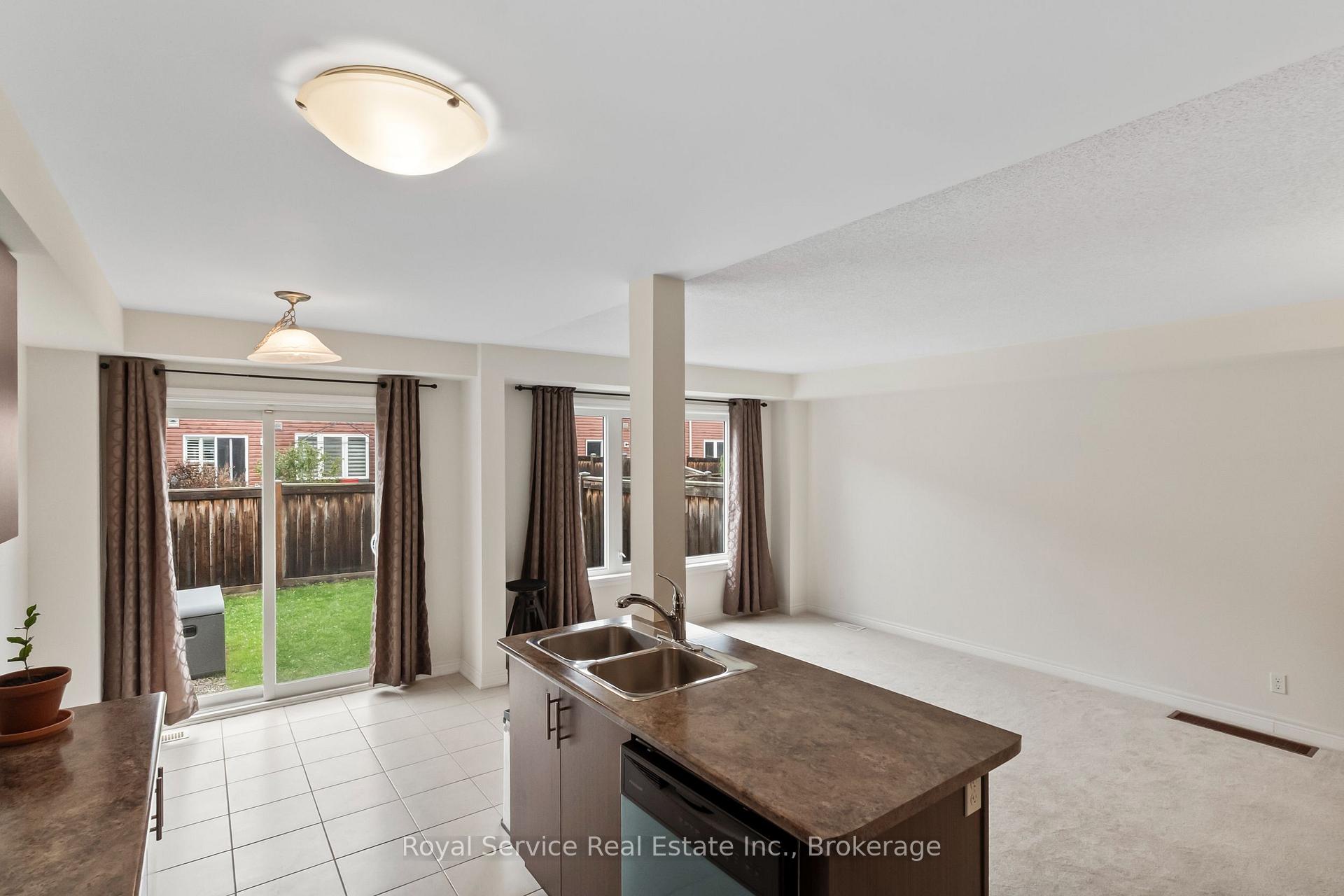 Photo 11 of 23 Tabaret Crescent, Oshawa, Windfields — HOMEH
