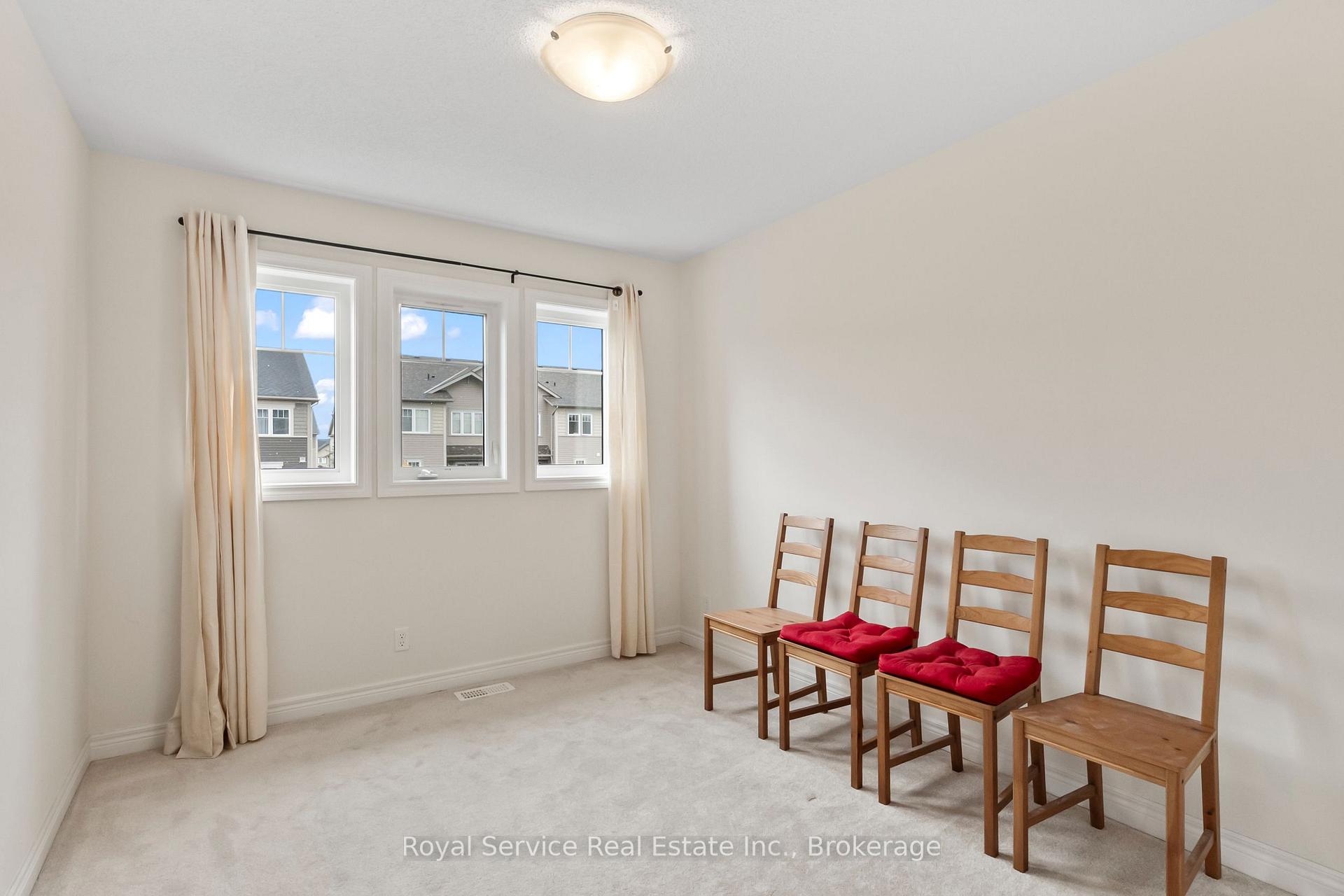 Photo 21 of 23 Tabaret Crescent, Oshawa, Windfields — HOMEH