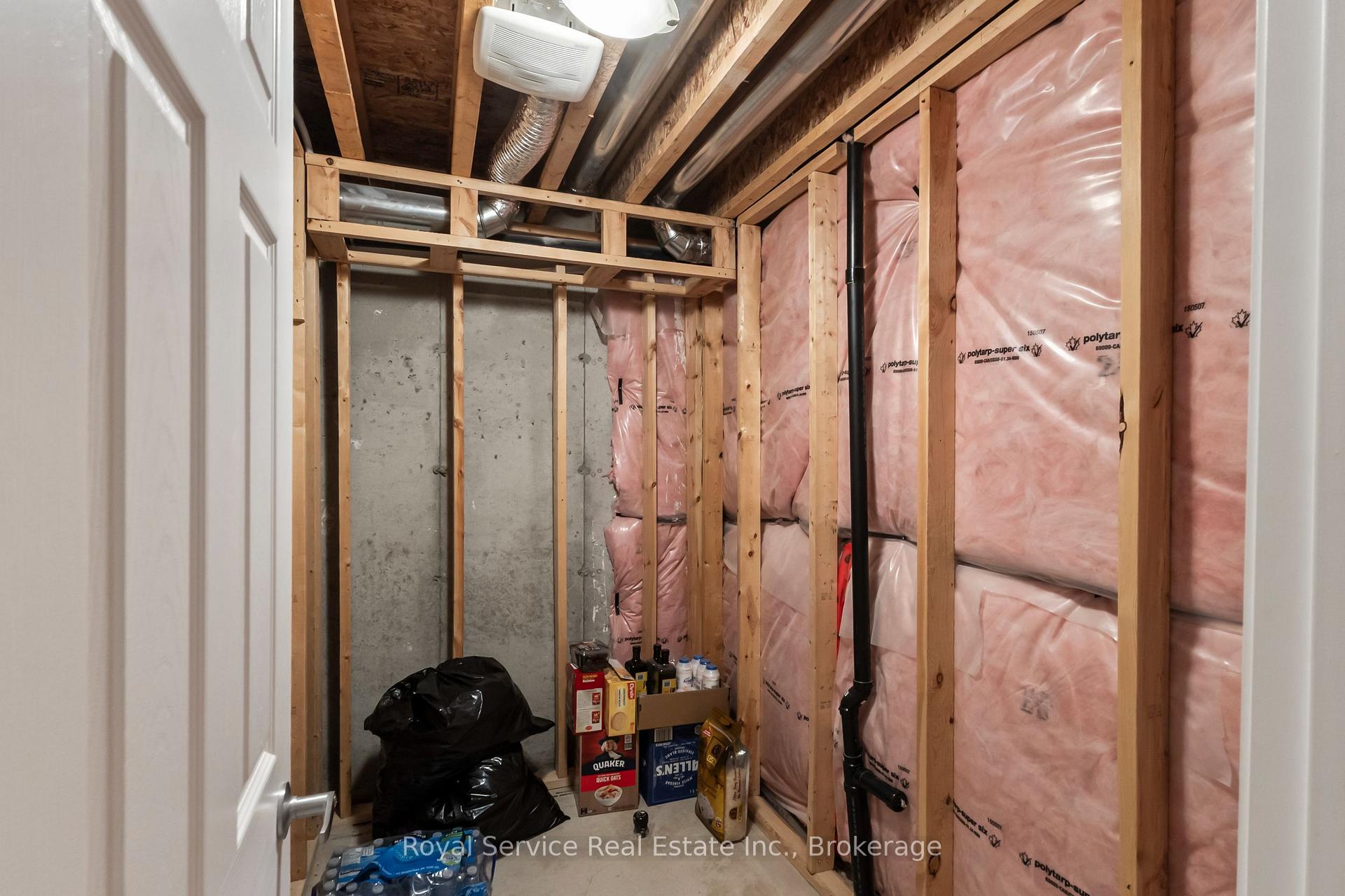 Photo 32 of 23 Tabaret Crescent, Oshawa, Windfields — HOMEH