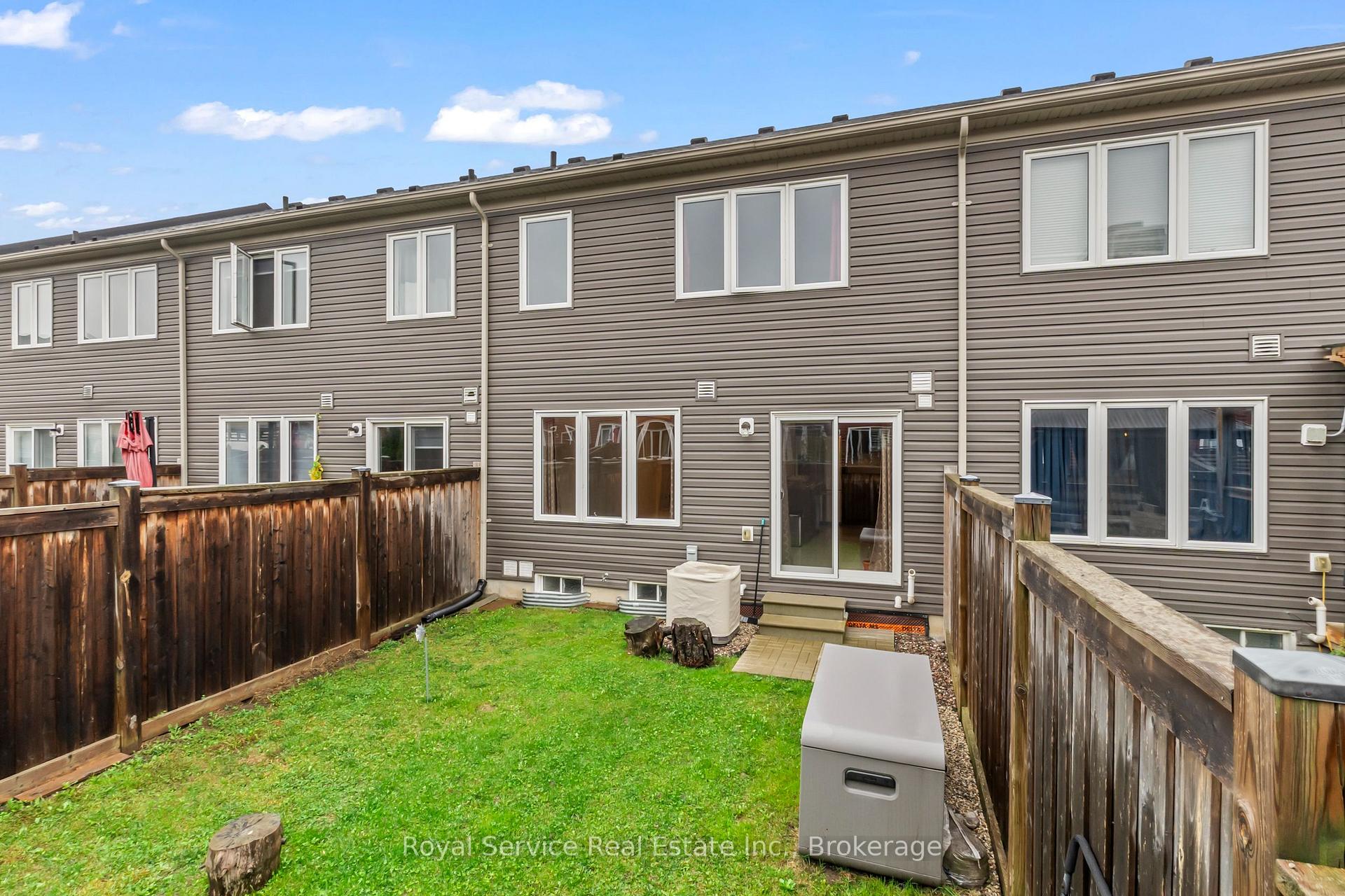Photo 37 of 23 Tabaret Crescent, Oshawa, Windfields — HOMEH