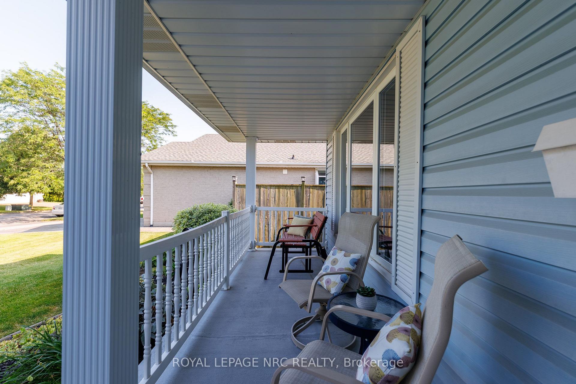 Photo 5 of 15 Foxhill Crescent, St. Catharines, Rykert/Vansickle — HOMEH