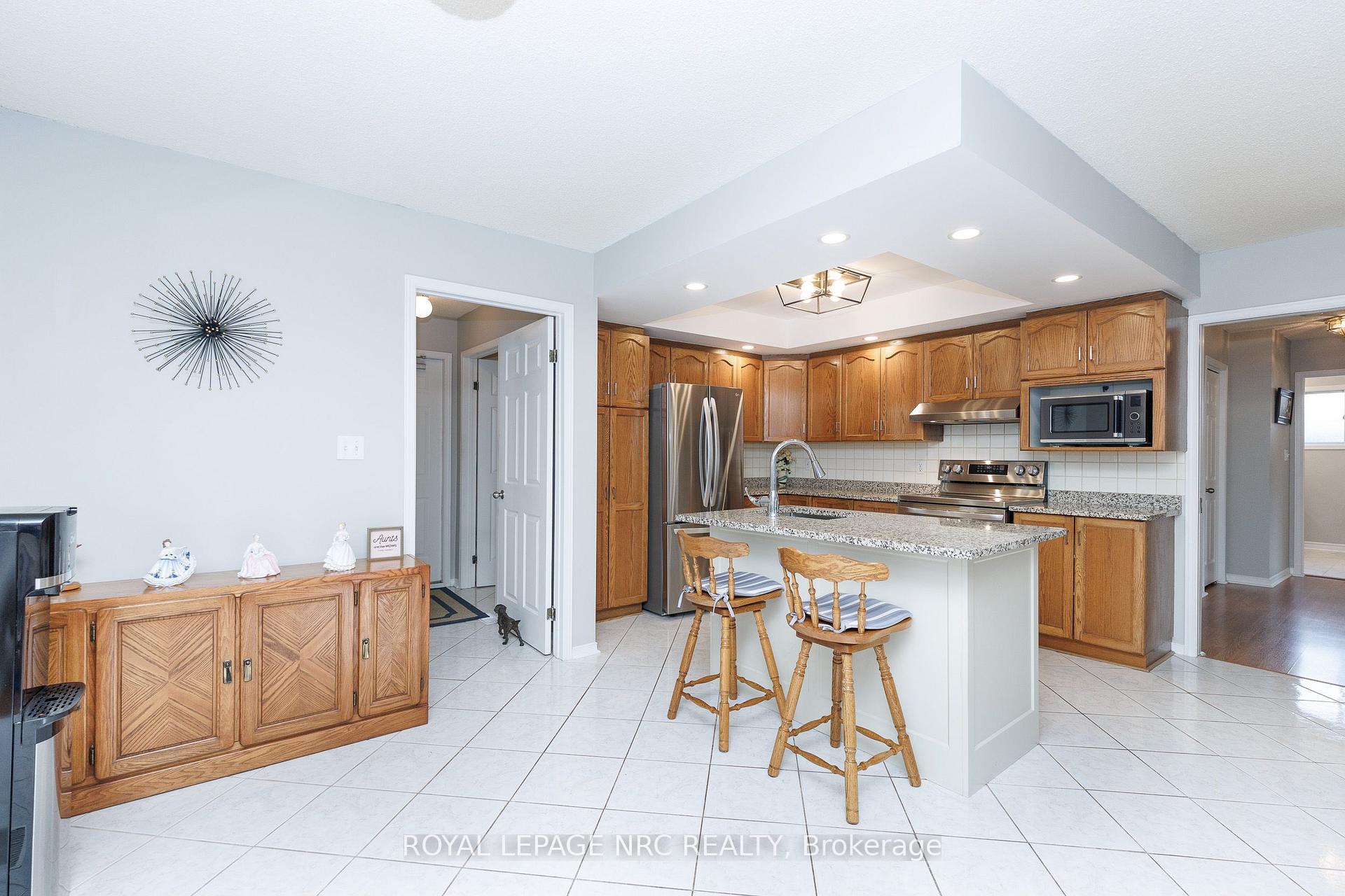 Photo 9 of 15 Foxhill Crescent, St. Catharines, Rykert/Vansickle — HOMEH