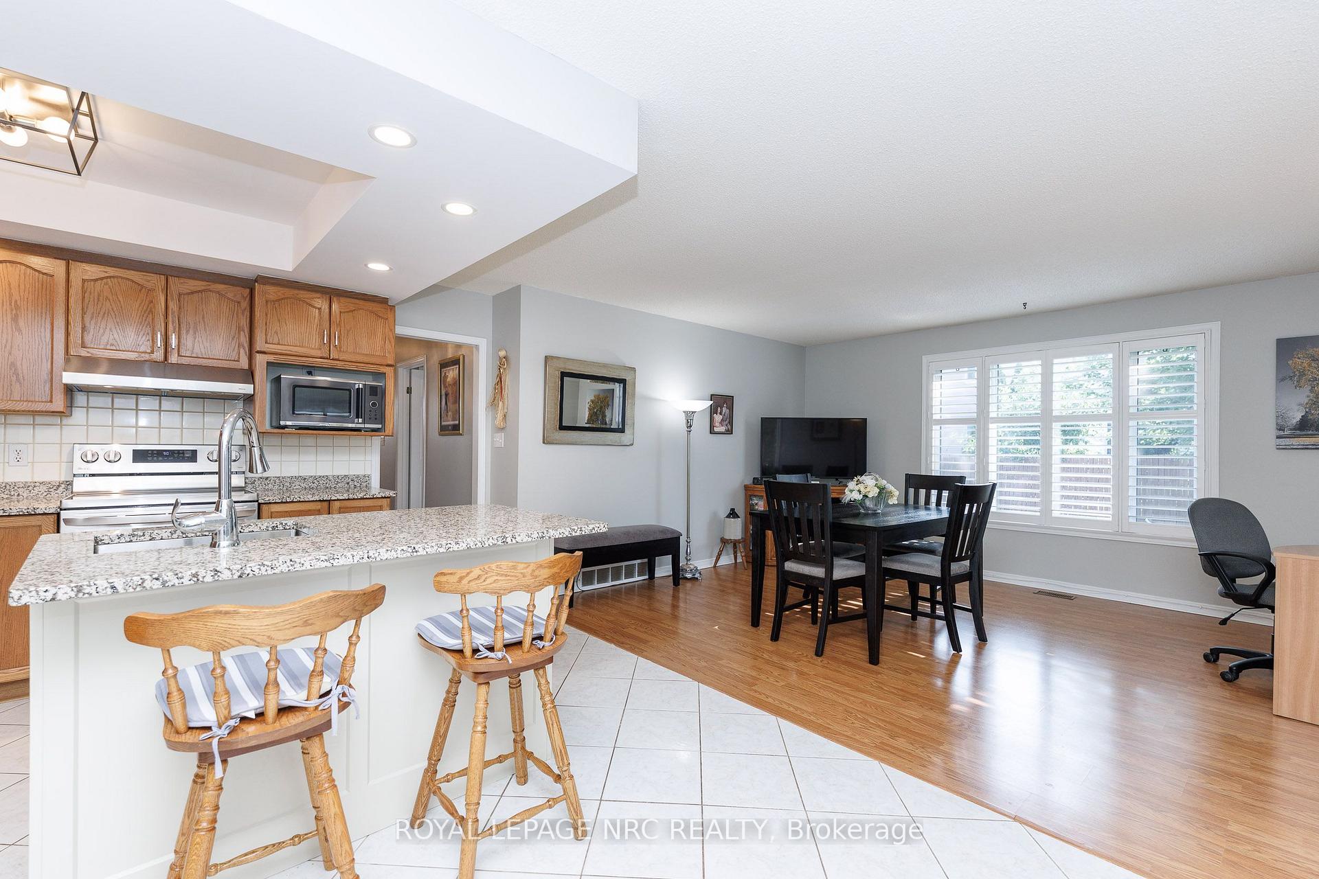 Photo 11 of 15 Foxhill Crescent, St. Catharines, Rykert/Vansickle — HOMEH