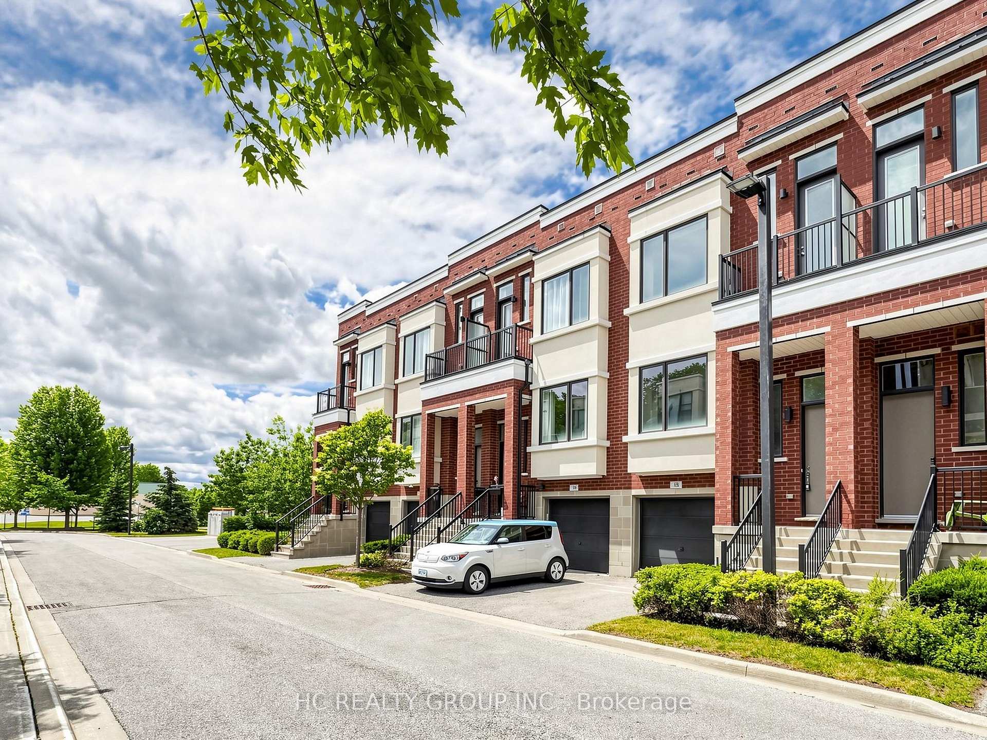 Photo 3 of 38 Lafferty Lane, Richmond Hill, Crosby — HOMEH