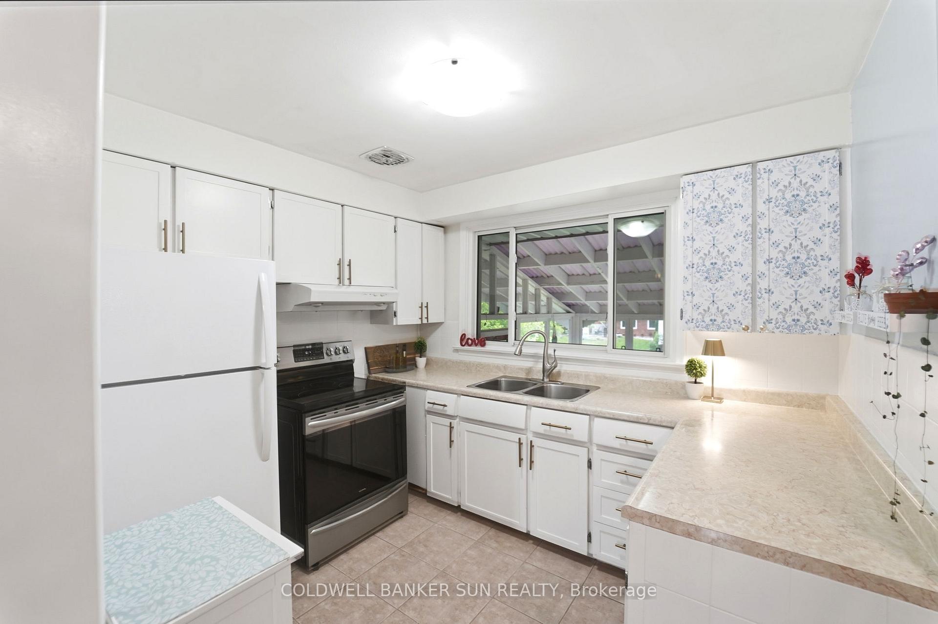 Photo 10 of 84 Dumbarton Street, Guelph, Riverside Park — HOMEH