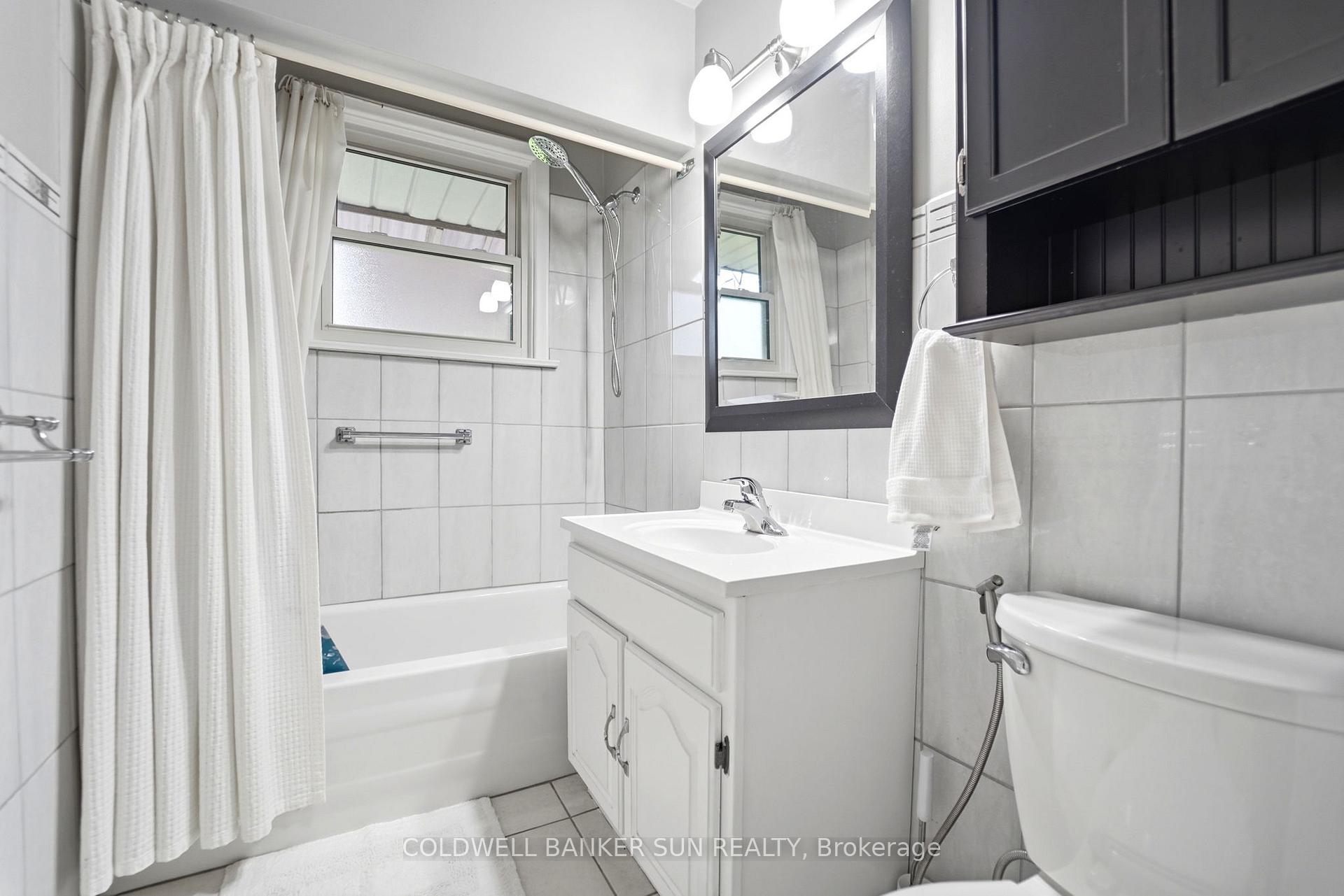 Photo 13 of 84 Dumbarton Street, Guelph, Riverside Park — HOMEH